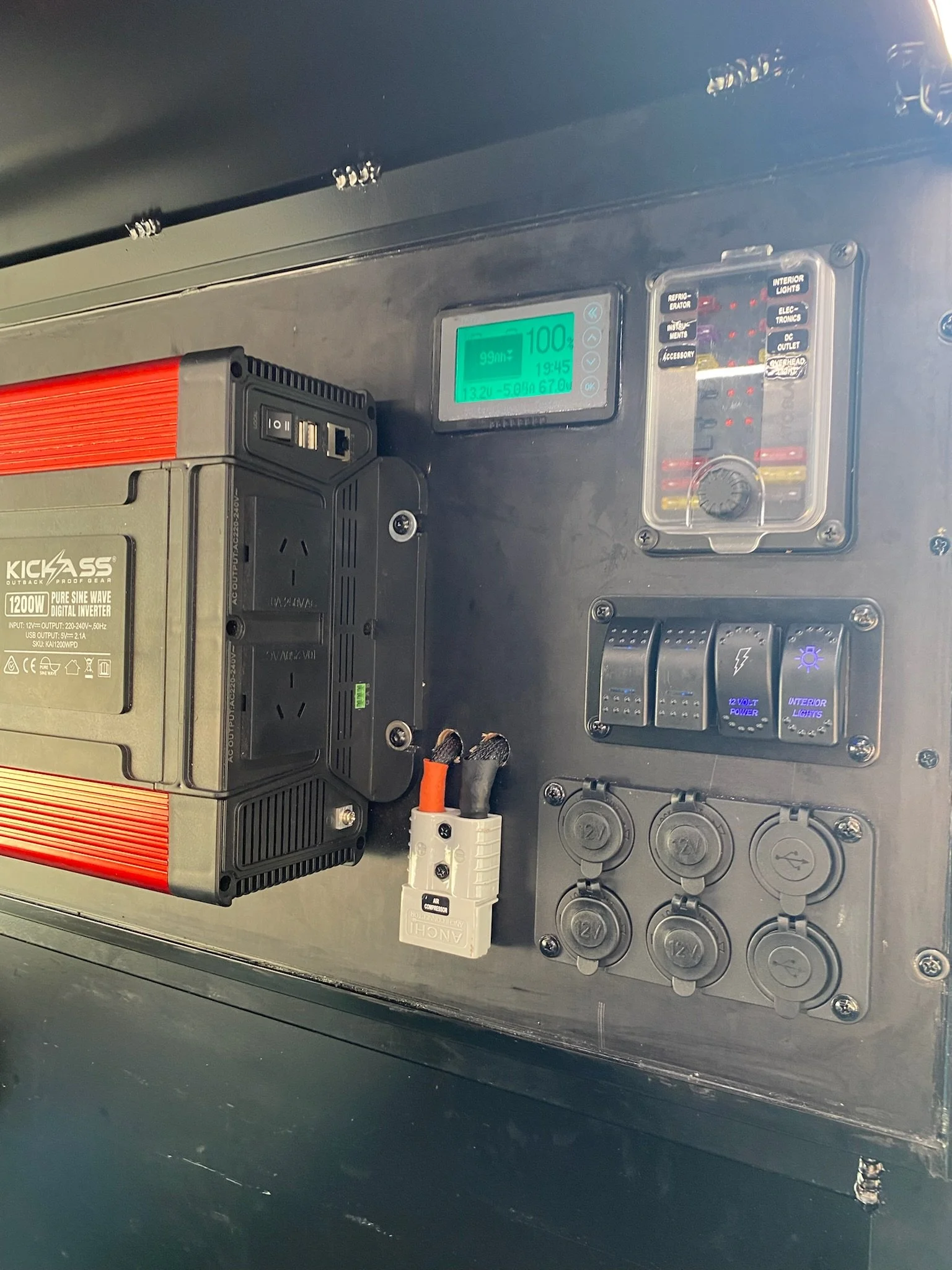 Isuzu D-Max Canopy electrical system