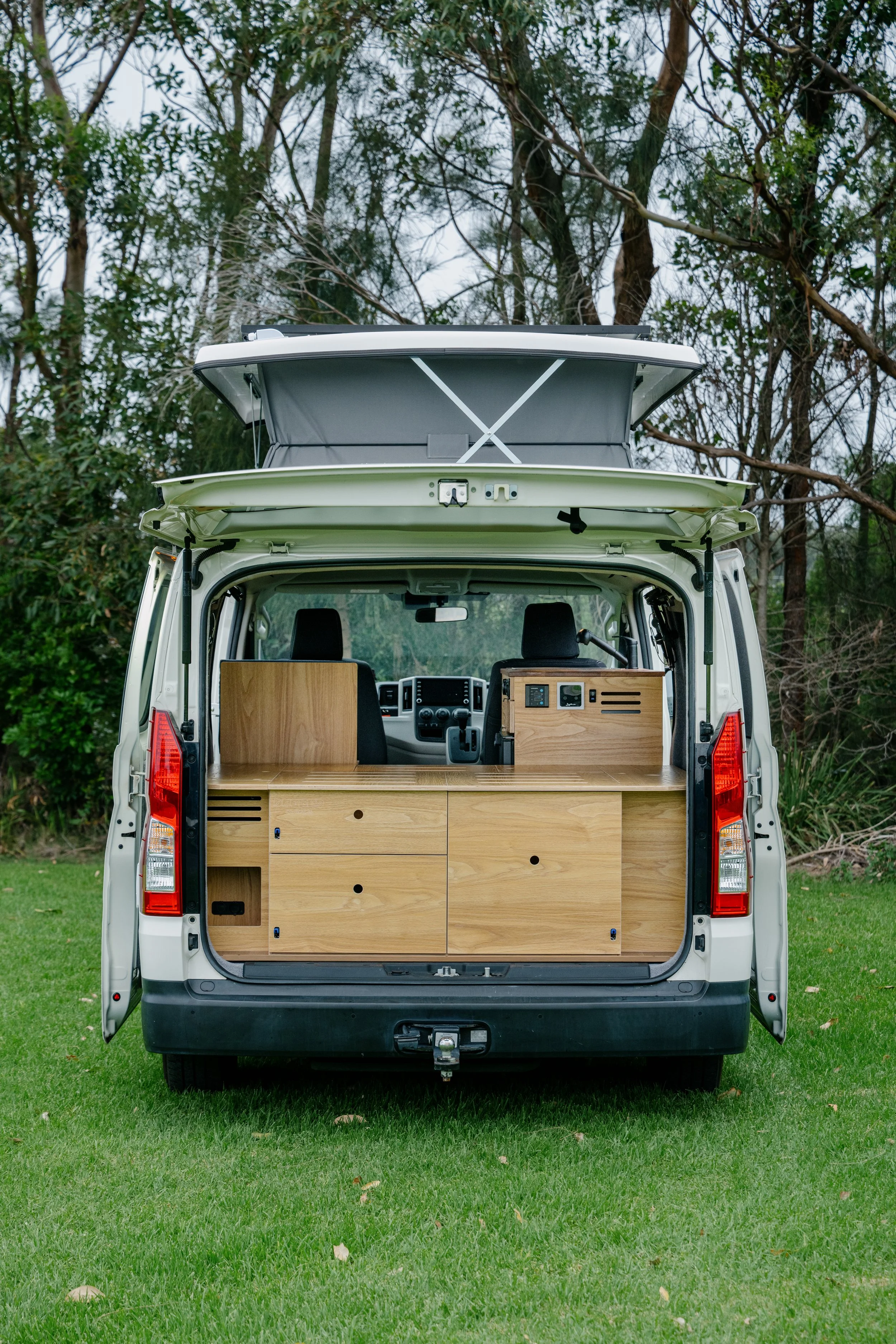 Pop-top Toyota Hiace Campervan with dual battery system