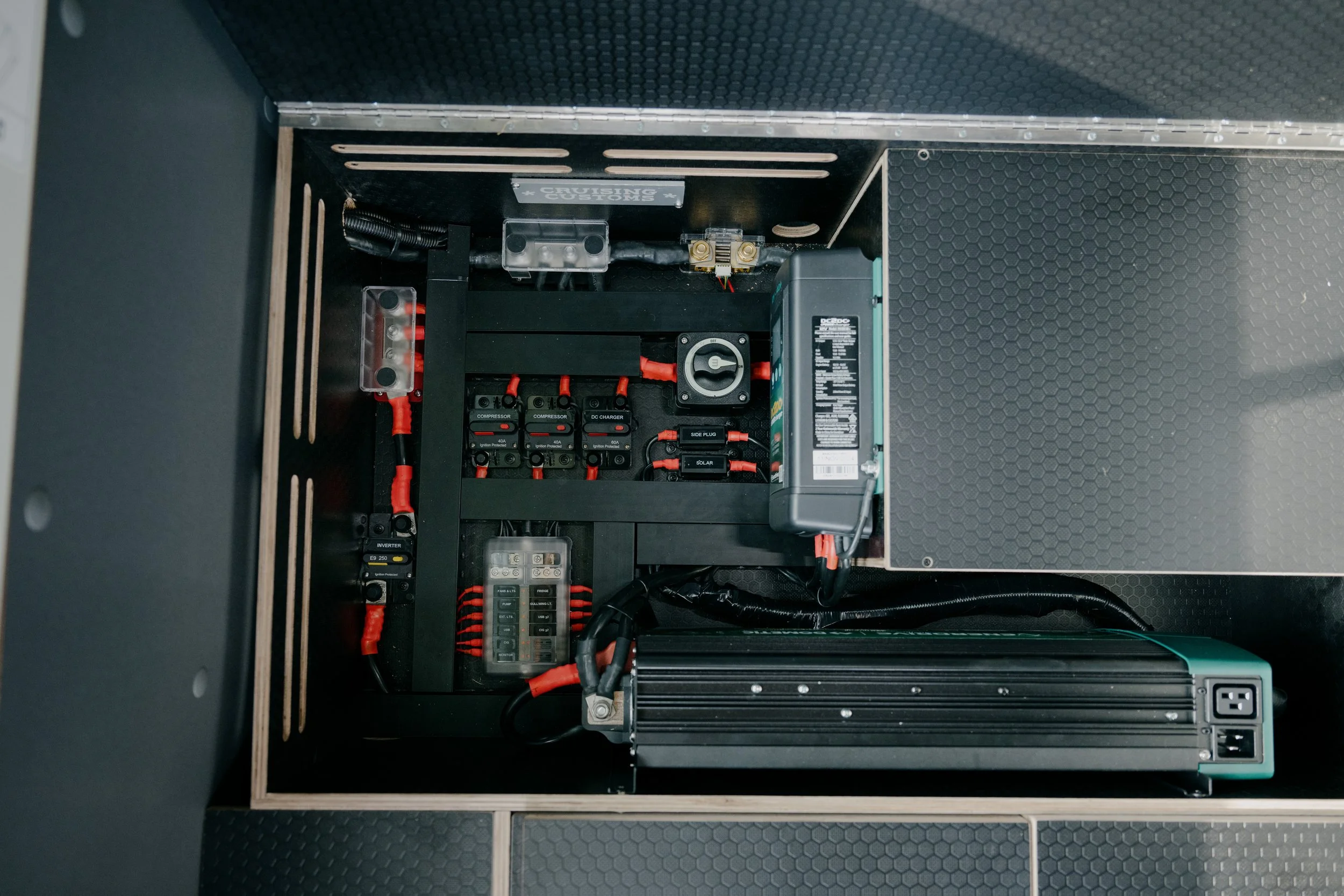 auto electrical fitout in toyota landcruiser troopy