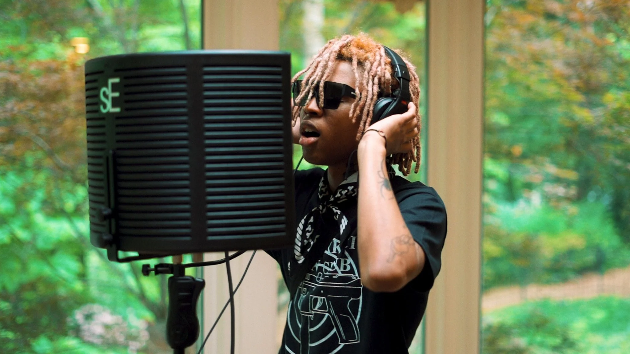 Sequence 01.00_00_19_17.Still001.jpg