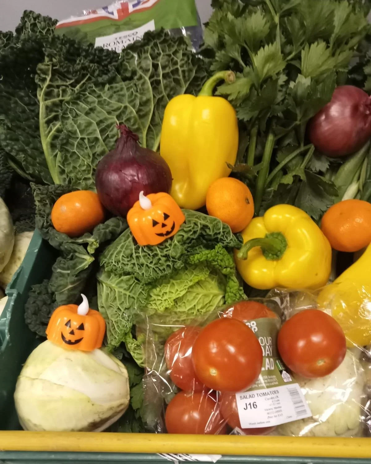 🥦 The Community Fridge is open today, stocked and ready to distribute! 💚

What&rsquo;s available changes day to day depending on what we get from FareShare and local food businesses &mdash; so stock and quantities will always vary. Pictures are an 