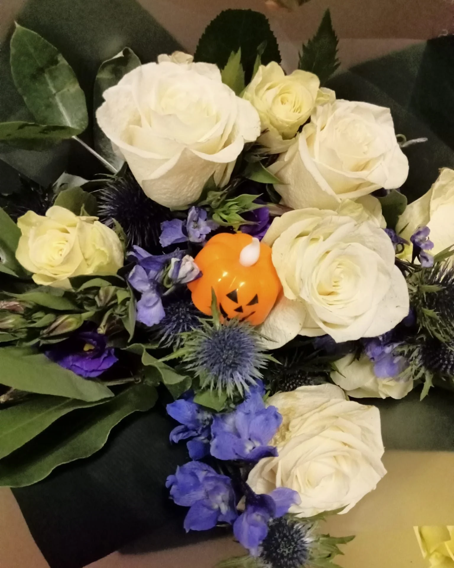 🥦 The Community Fridge is open today, stocked and ready to distribute! 💚
Today we have:
Bread, flowers, and lots more!
What’s available changes day to day depending on what we get from FareShare and local food businesses — so stock an