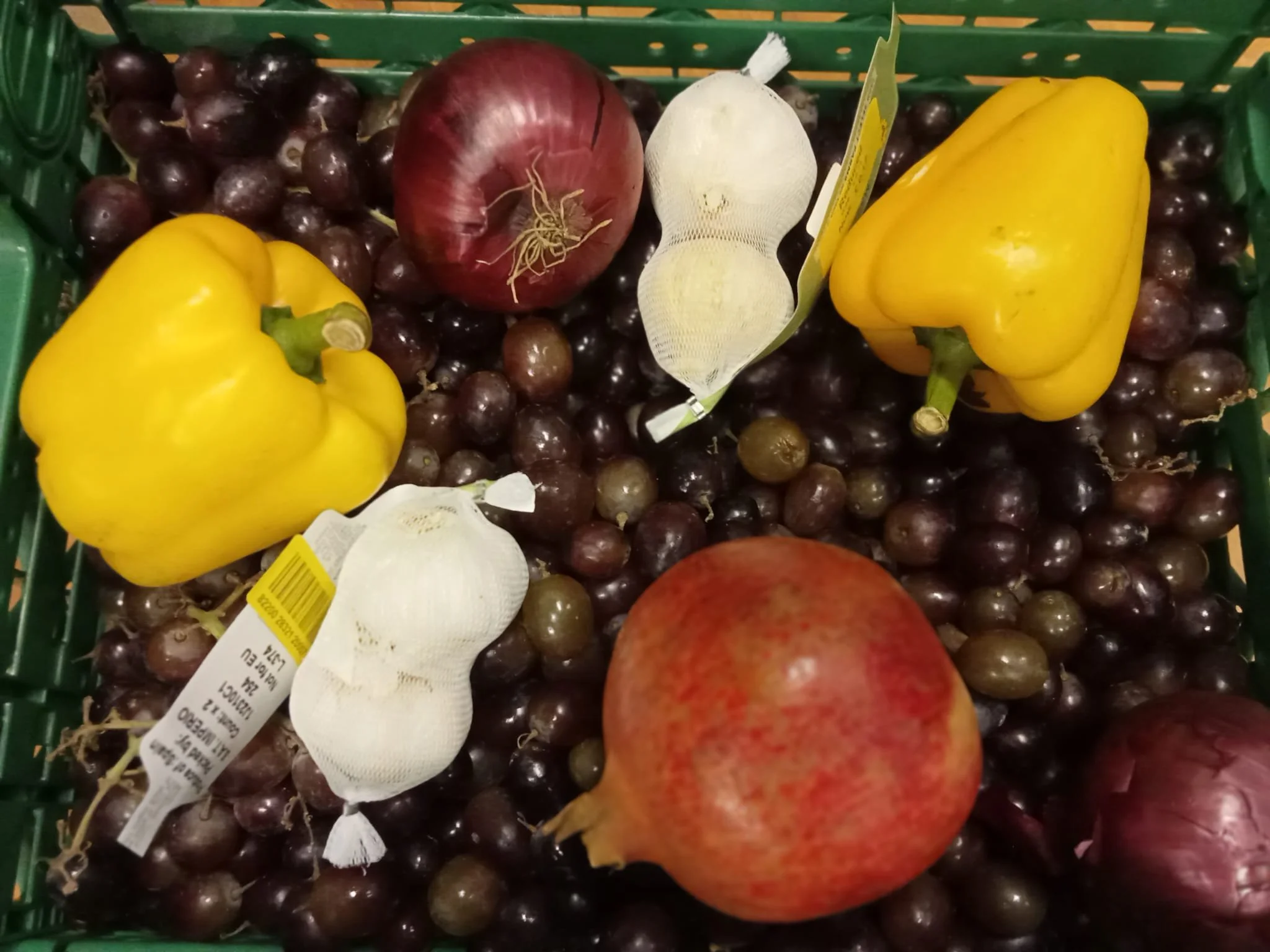 🥦 The Community Fridge is open today, stocked and ready to distribute! 💚
What’s available changes day to day depending on what we get from FareShare and local food businesses — so stock and quantities will always vary. Pictures are an