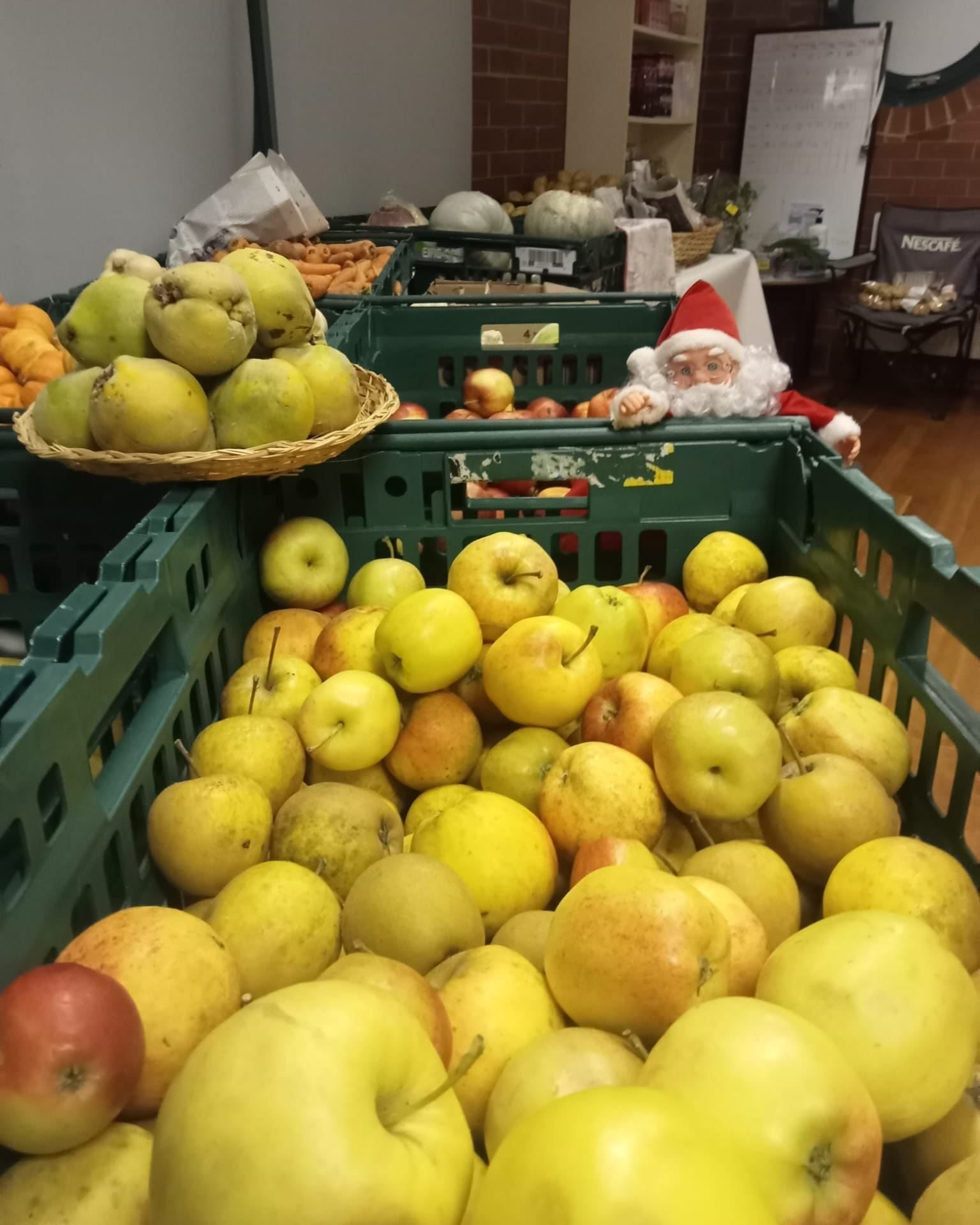 🥦 The Community Fridge is open today, stocked and ready to distribute! 💚

The Community Fridge is open to everyone. We&rsquo;re here to make sure good food doesn&rsquo;t go to landfill. 

We&rsquo;ve been a bit light on visitors the past few days. 