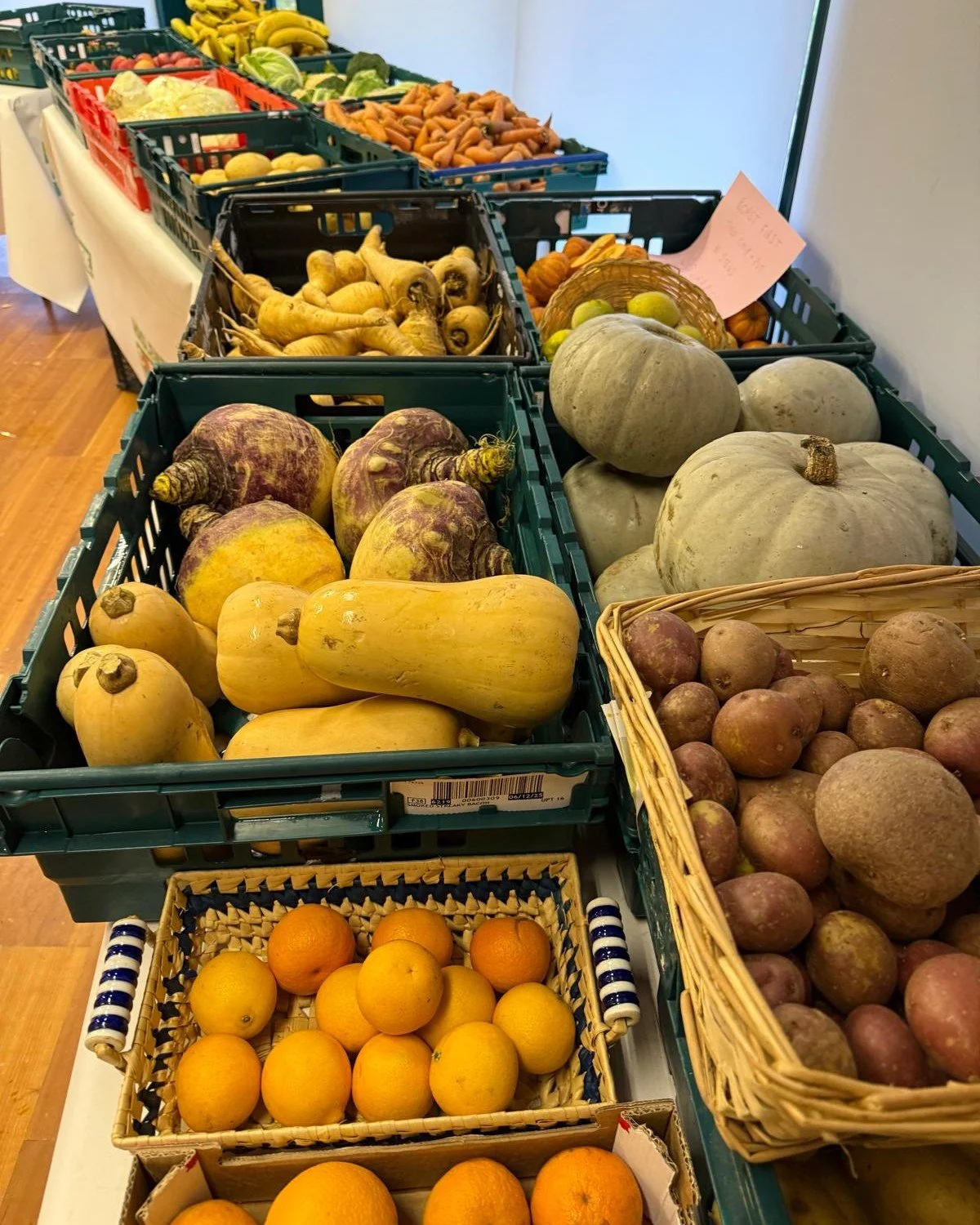 🥦 The Community Fridge is open today, stocked and ready to distribute! 💚

Today we have:
Lots of fruit and vegetables, general grocery items, and lots more!

What&rsquo;s available changes day to day depending on what we get from FareShare and loca