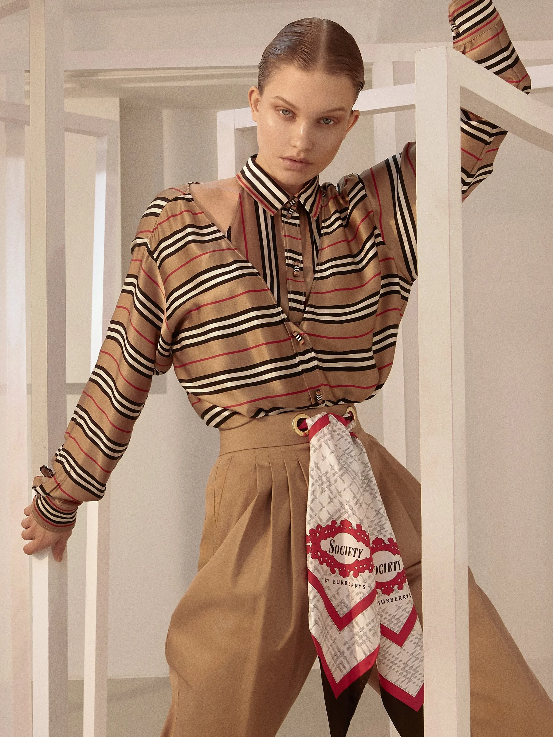 Burberry_Lotta_Day2_49040_crop.jpg