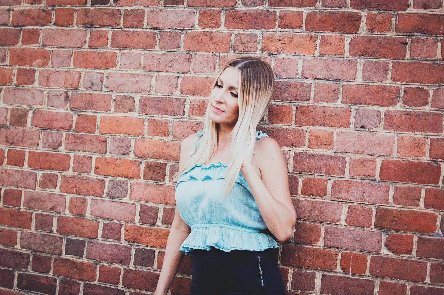 It's Gonna Be May.....
Here’s where I’ll be playing this month: 
5/3Sparky’s Landing Marathon 6:30-10
5/6 Private event Sun Outdoors Islamorada
5/7Sparky’s Landing Marathon 11:30-3
5/9 Island Time Bar and Grill 7-10
5/11 The