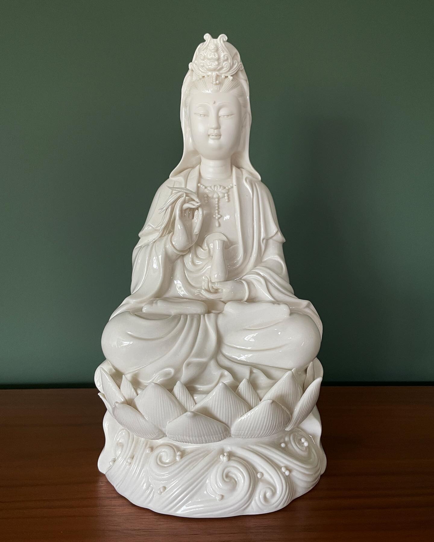 The last post for nceca this year is a surprise gift from @ceramicnoodles all the way from Vietnam. An impeccably made Guan Yin (Quan &Acirc;m). I&rsquo;ve been trying to find an all-white one for a while and had given up hope because my dad said the