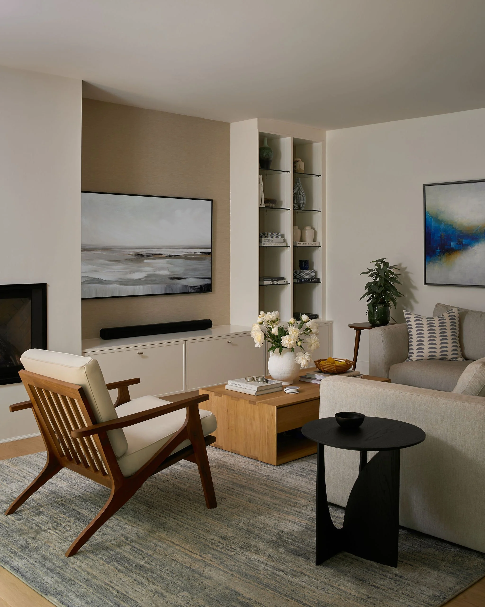 07 waterloo-georgian-home family rm tv media bench.jpg