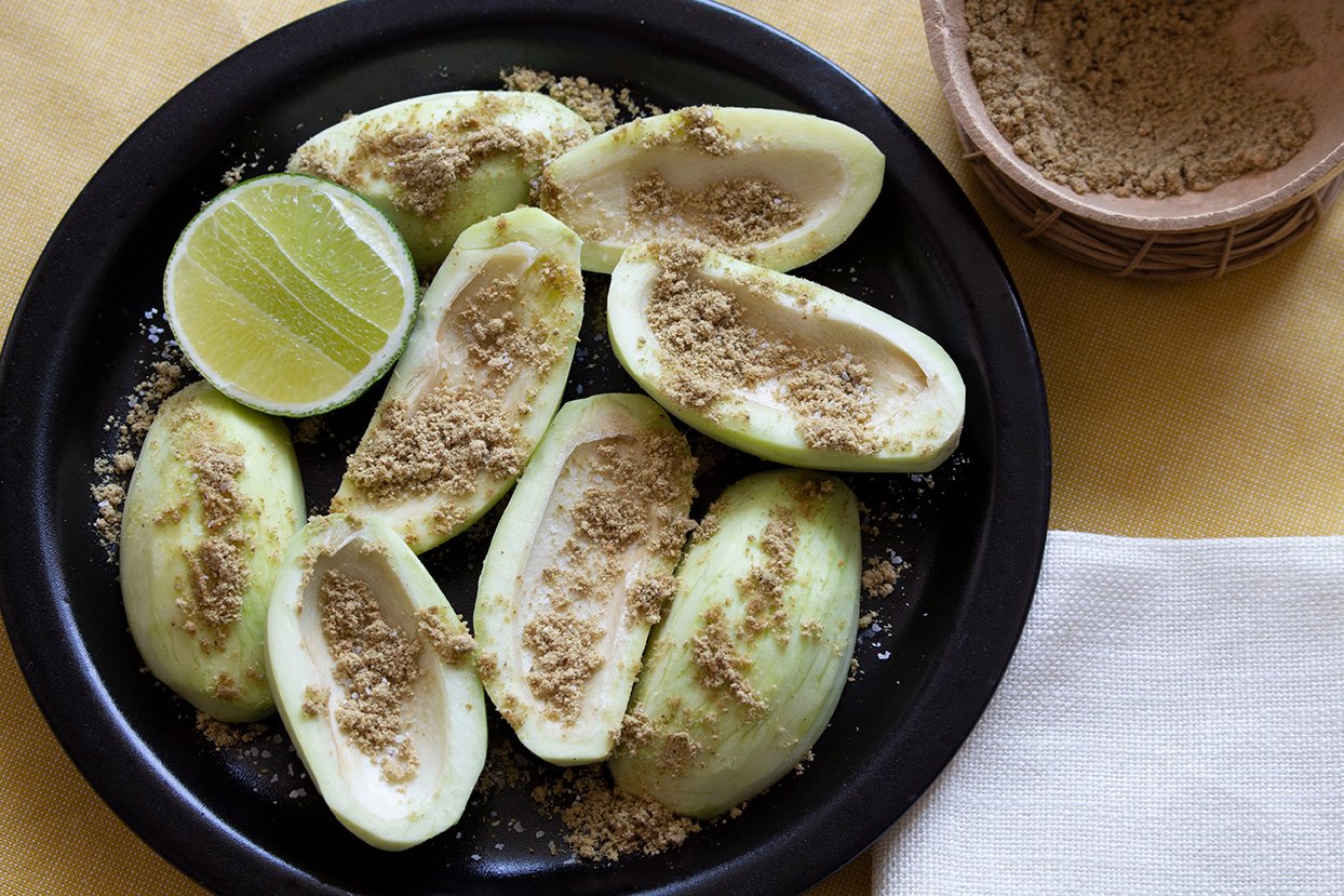 Mango Verde Con Alguashte (Salvadoran Green Mango With Pepita Seasoning)  Recipe