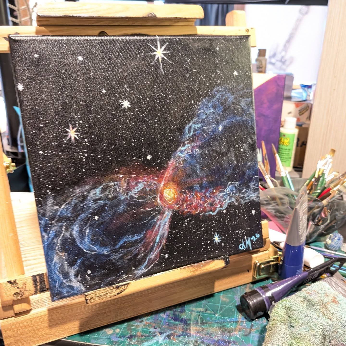 It's so cool to test myself and see what I can do with an hour. Looking at this piece after it's finished, I am surprised what I accomplished in that short of time. A new space piece to add to the collection ✨☄️