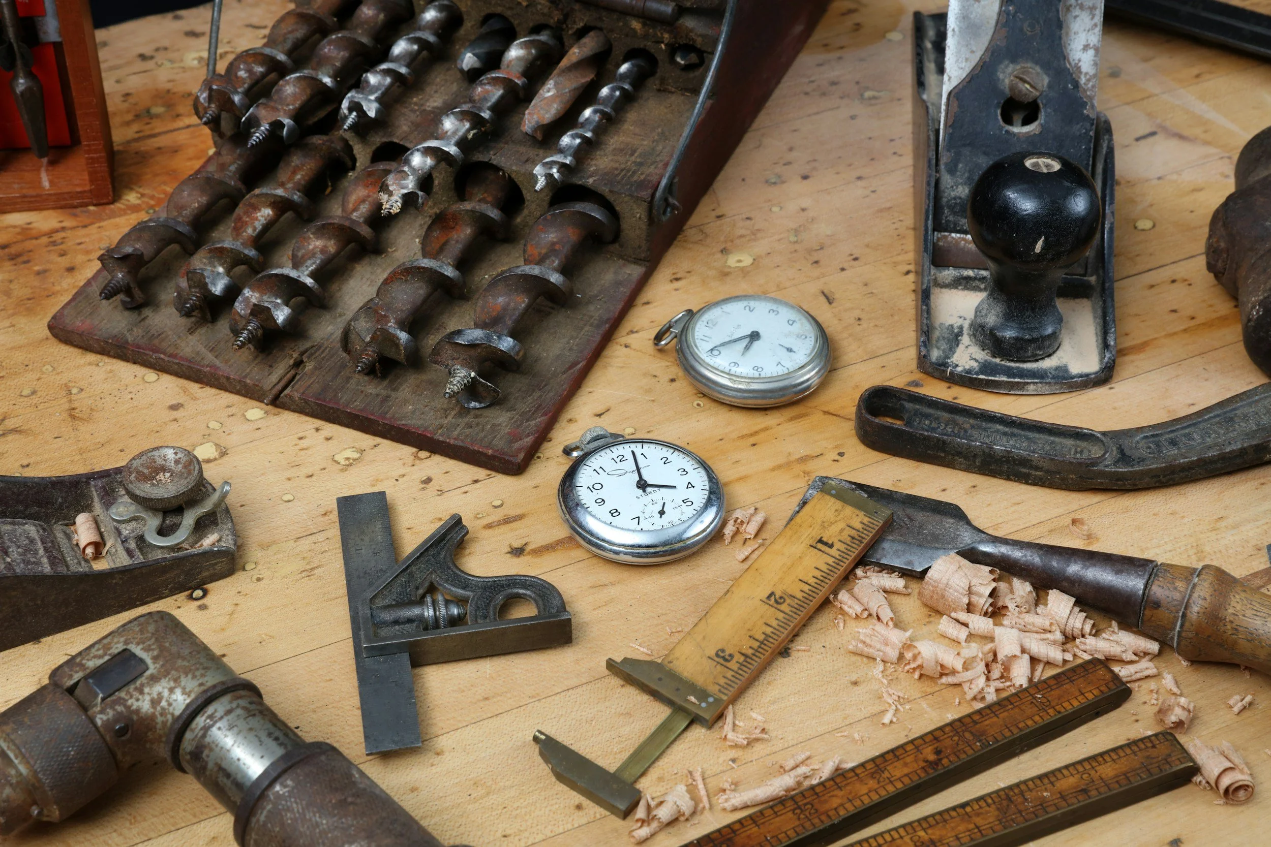 Workbench with tools