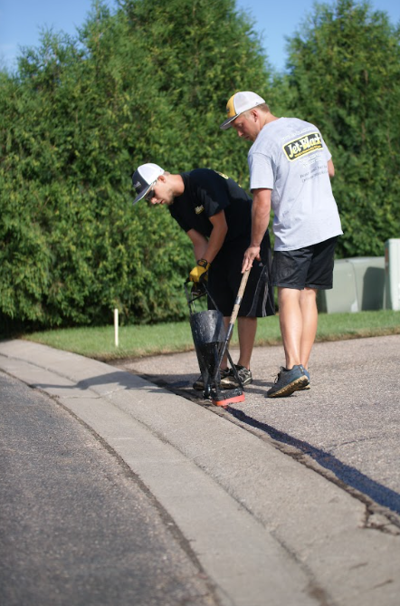 pavement crack repairing