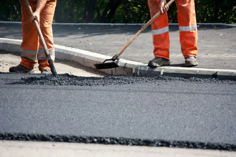 COMMERCIAL PAVEMENT RESURFACING