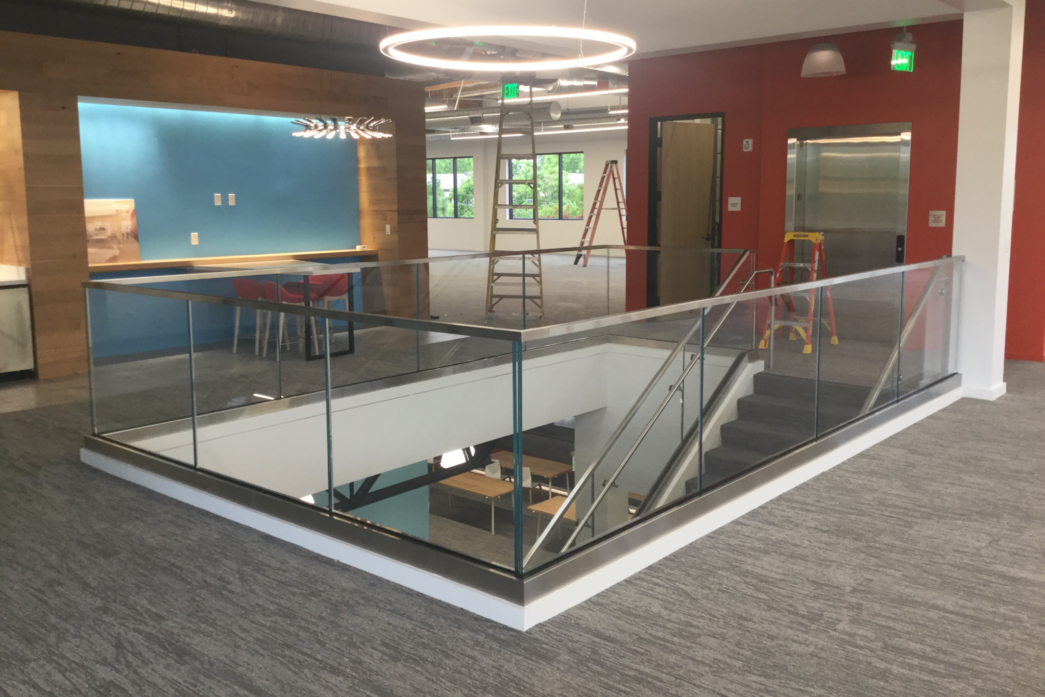 Starphire Glass Guardrail with CRL Aluminum Shoe and Stainless Steel Cladding and Caprail with Stainless Steel Handrail