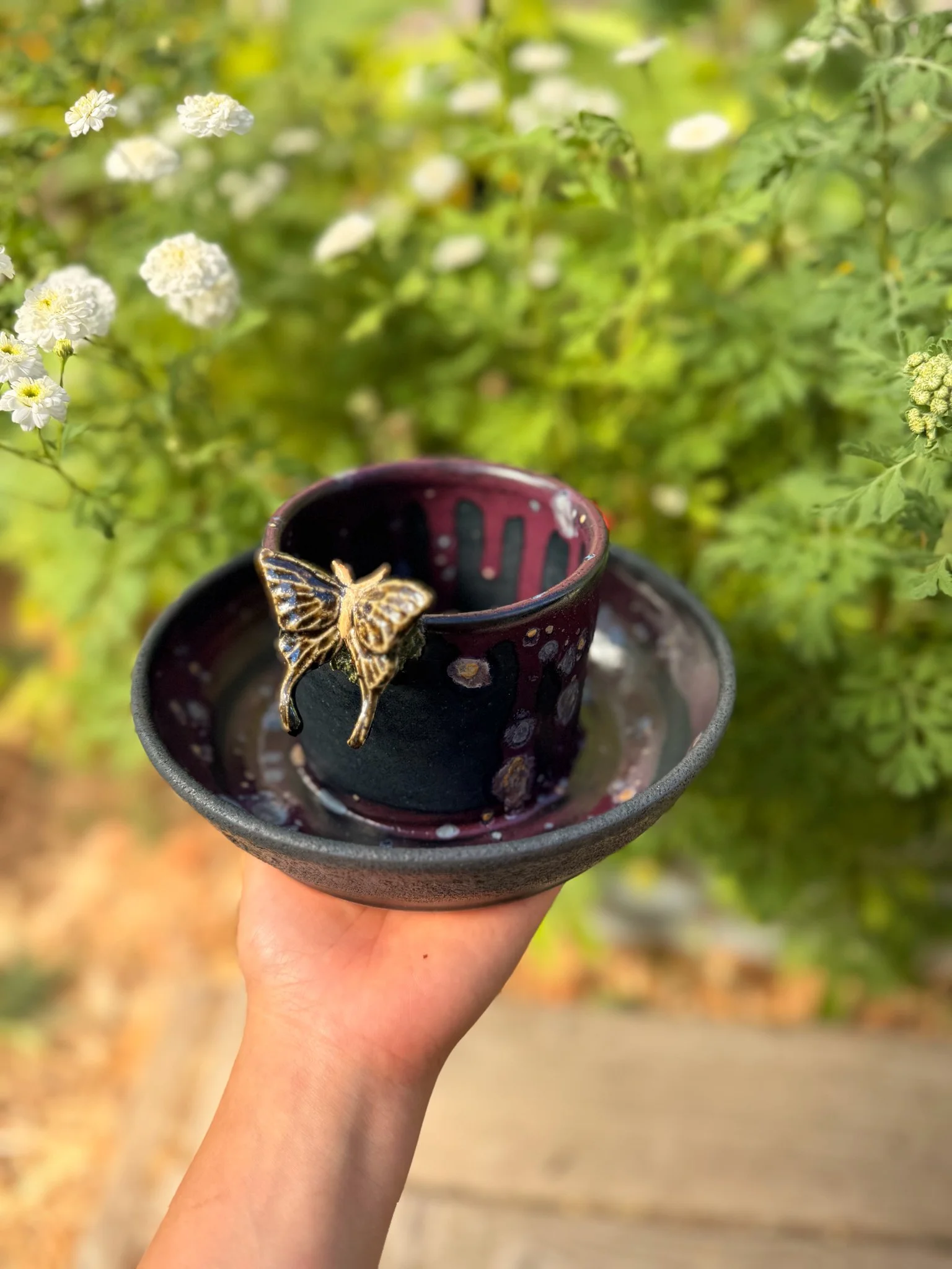 Potion E (Round, moth, two mushrooms)