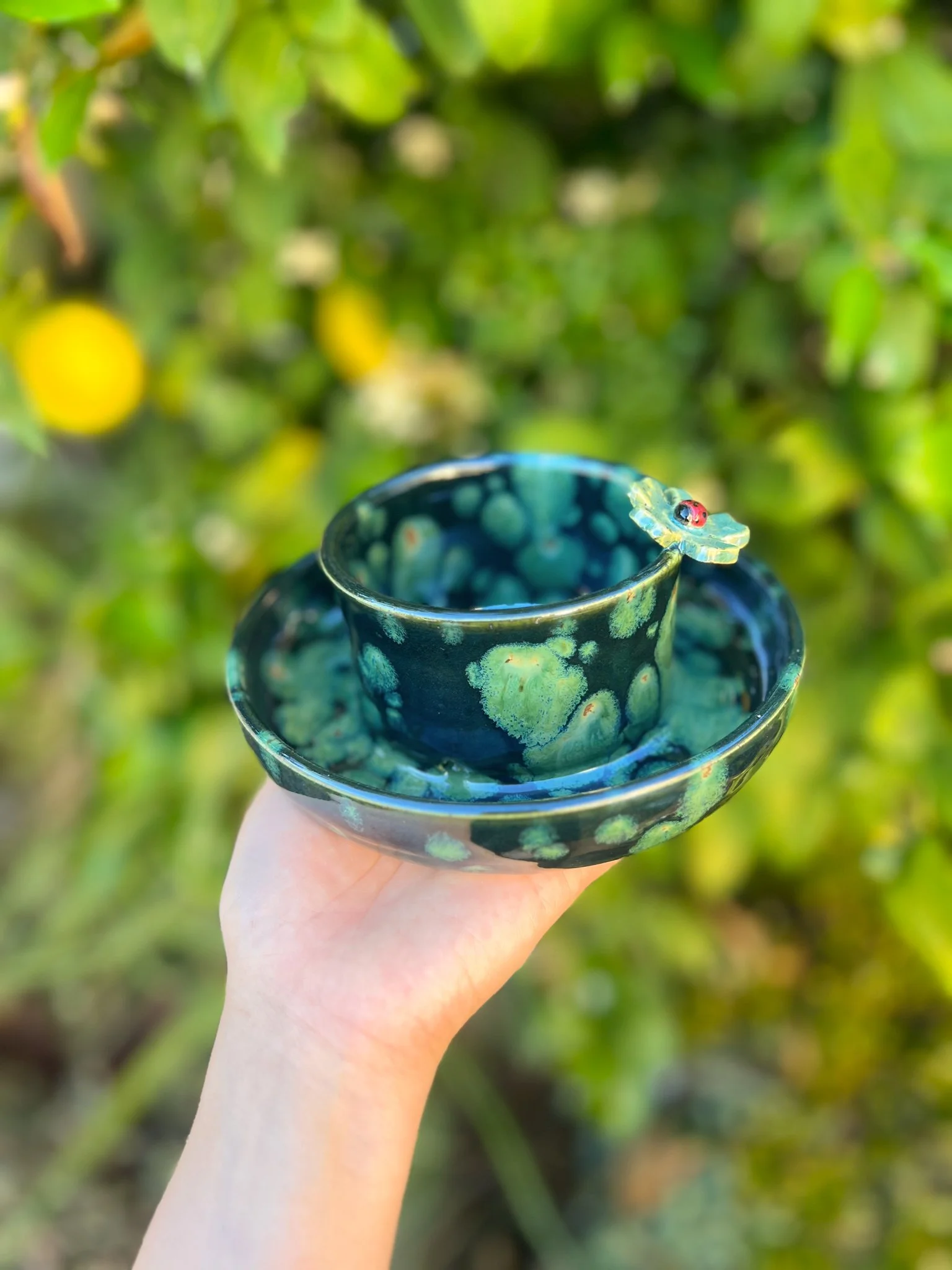 Lily Pad C (Round, ladybug on clover)