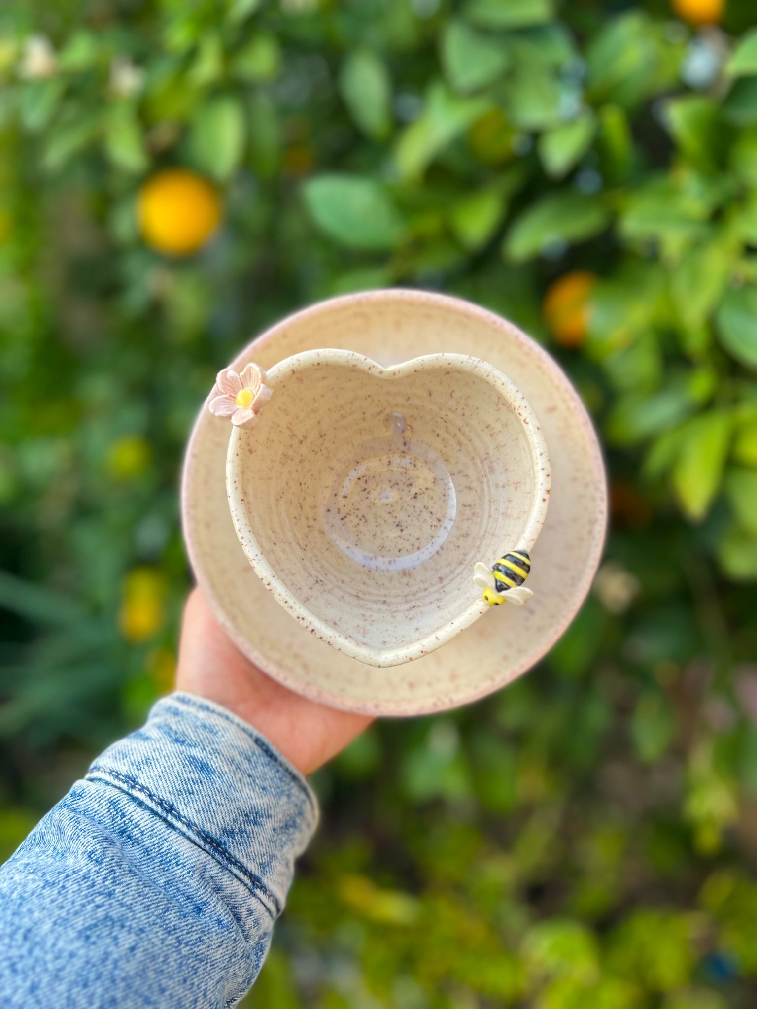 Pink G (heart, 1 bee, 1 daisy, cream in)