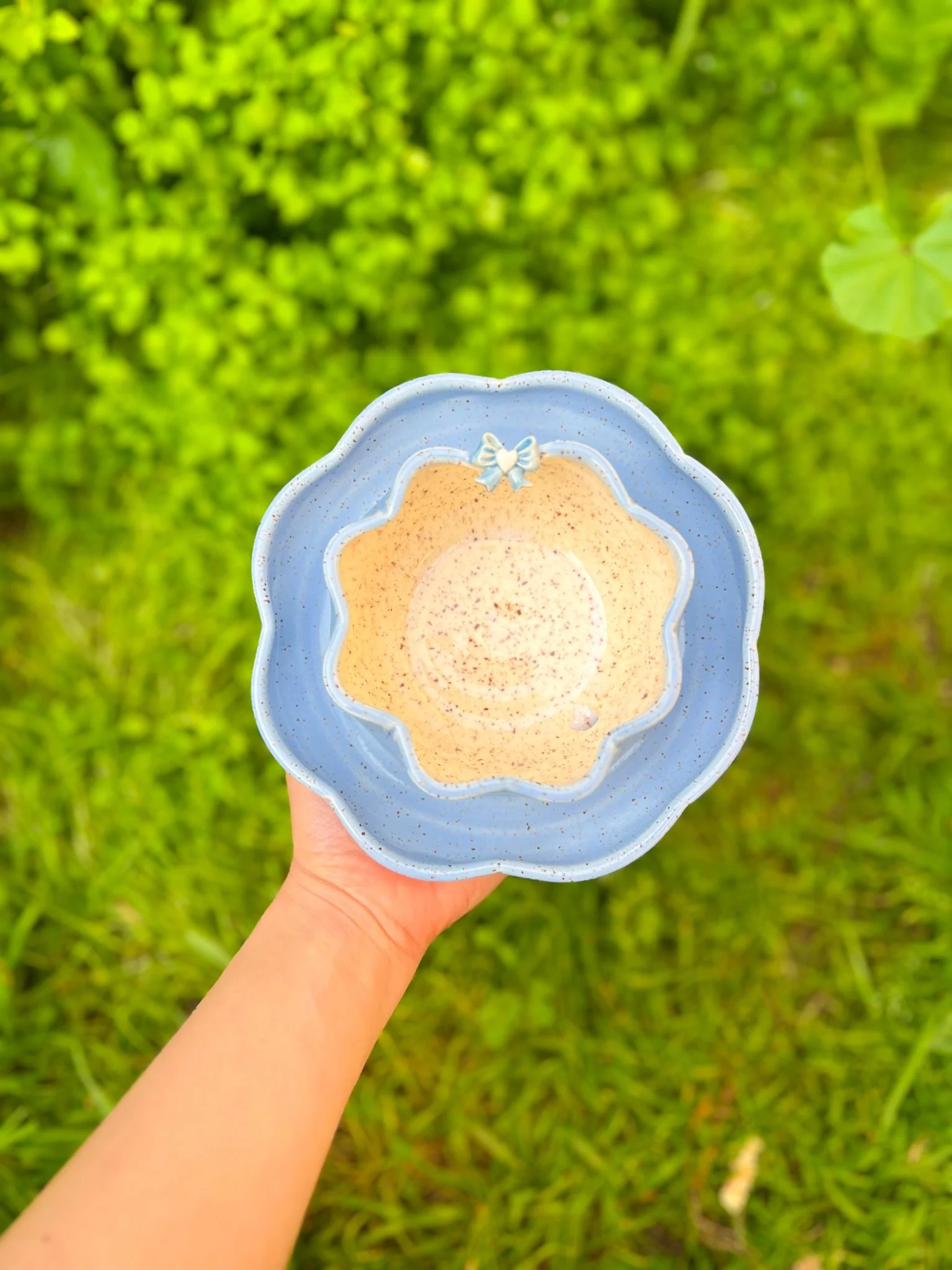 Blue A (8 petal, heart bow, all blue)