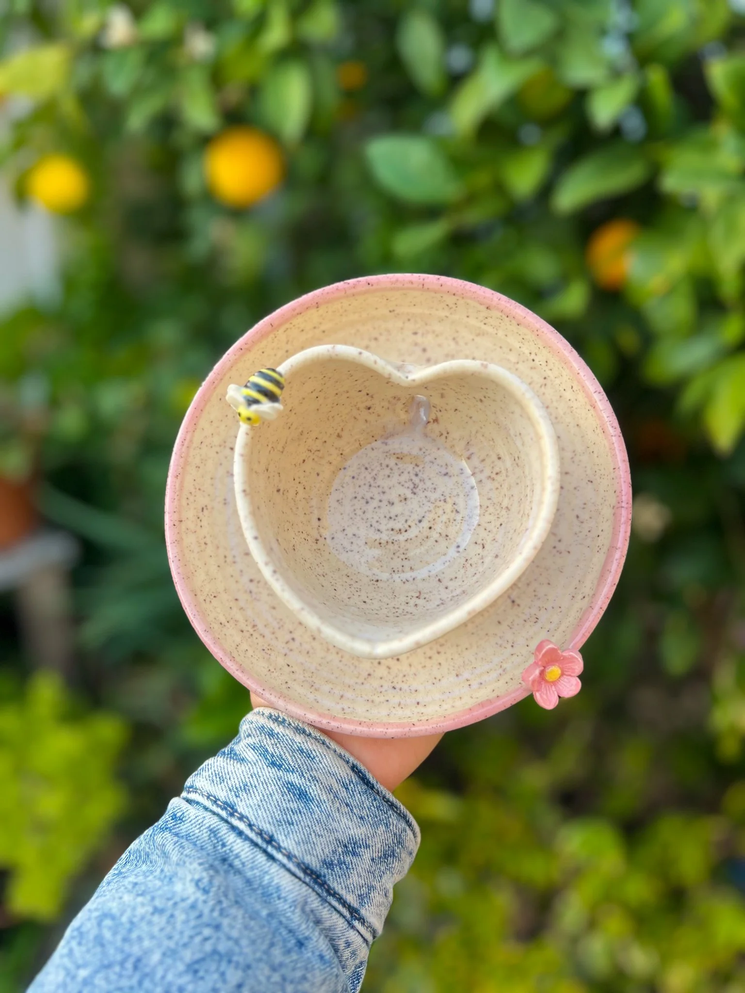 Pink E (heart, 1 bee, 1 daisy, cream in)