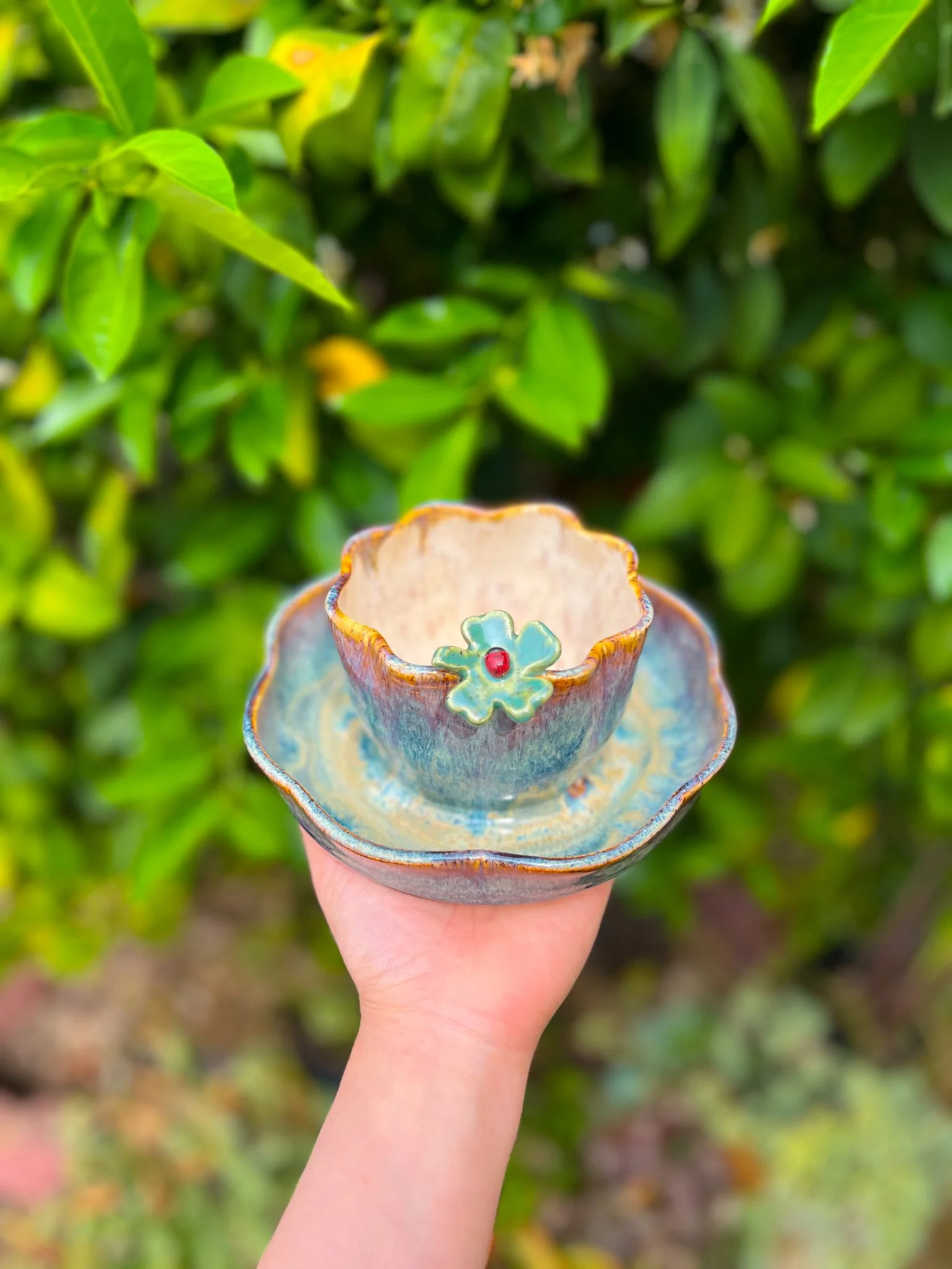 Aurora D (8 petal, ladybug on clover)