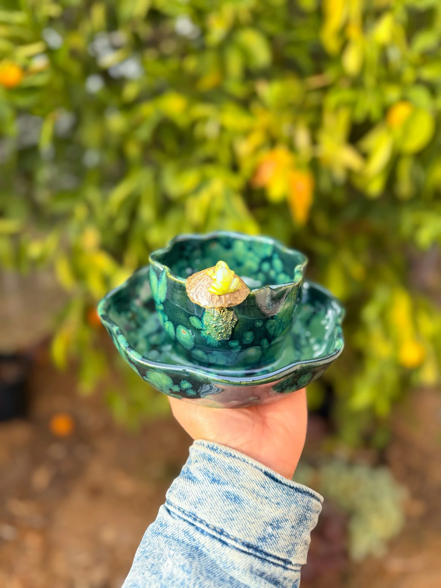 Lily Pad D (8 petal, frog on mushroom)