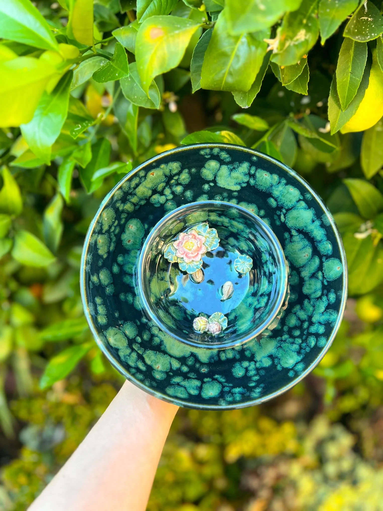 Lily Pad  J (Reverse Ping Pot, 2 goldfish, lotus, lily pads)