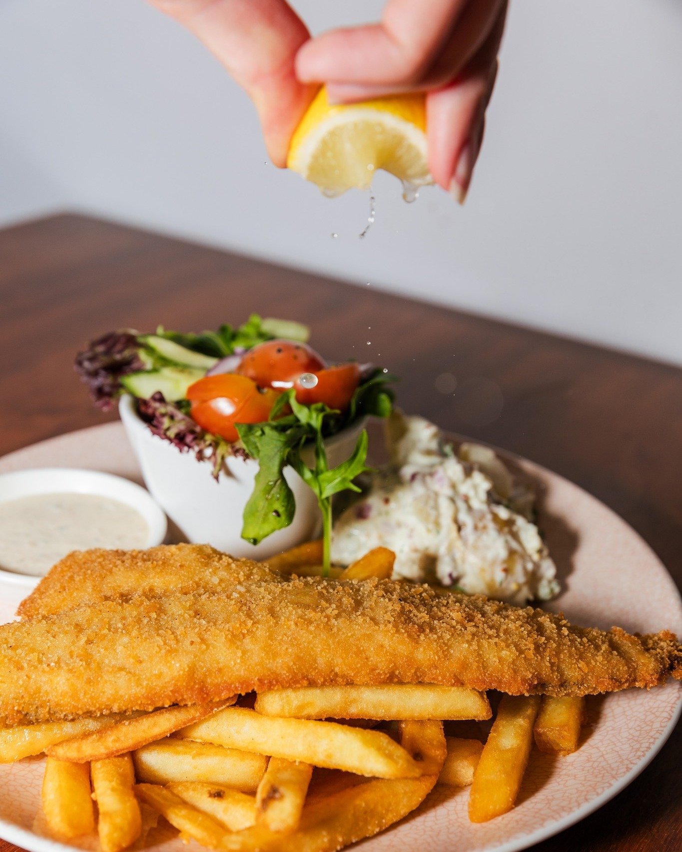 Is there anything better than a classic? 😋

Grab your fish &amp; chips with a squeeze of lemon 🍋
