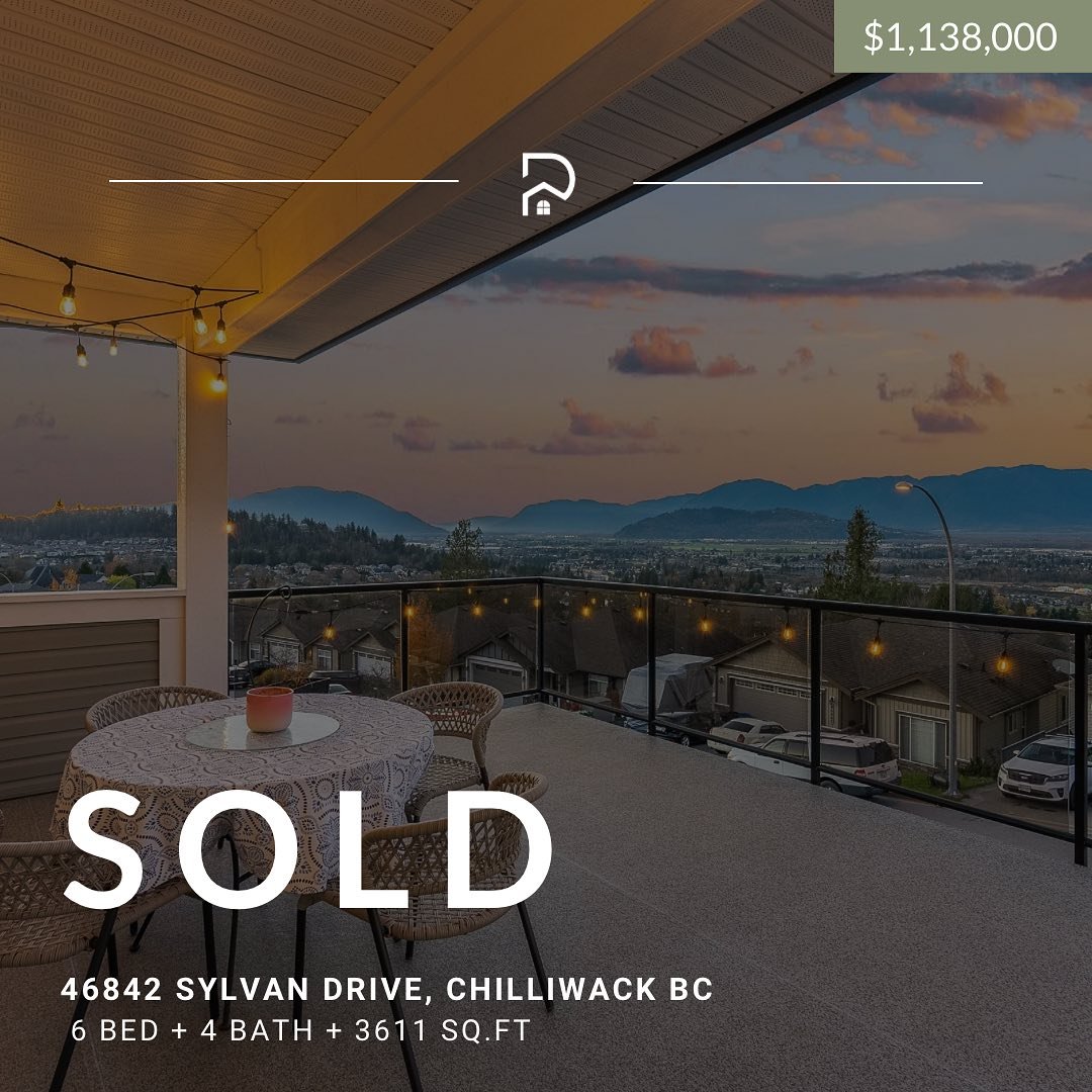 S O L D🙌
Celebrating with my sellers as we slapped that sold sticker on their home in Promontory.

Perched up on the mountain, 46842 Sylvan Drive offers surreal views of the valley and inside natural light is found around every corner. Working with 