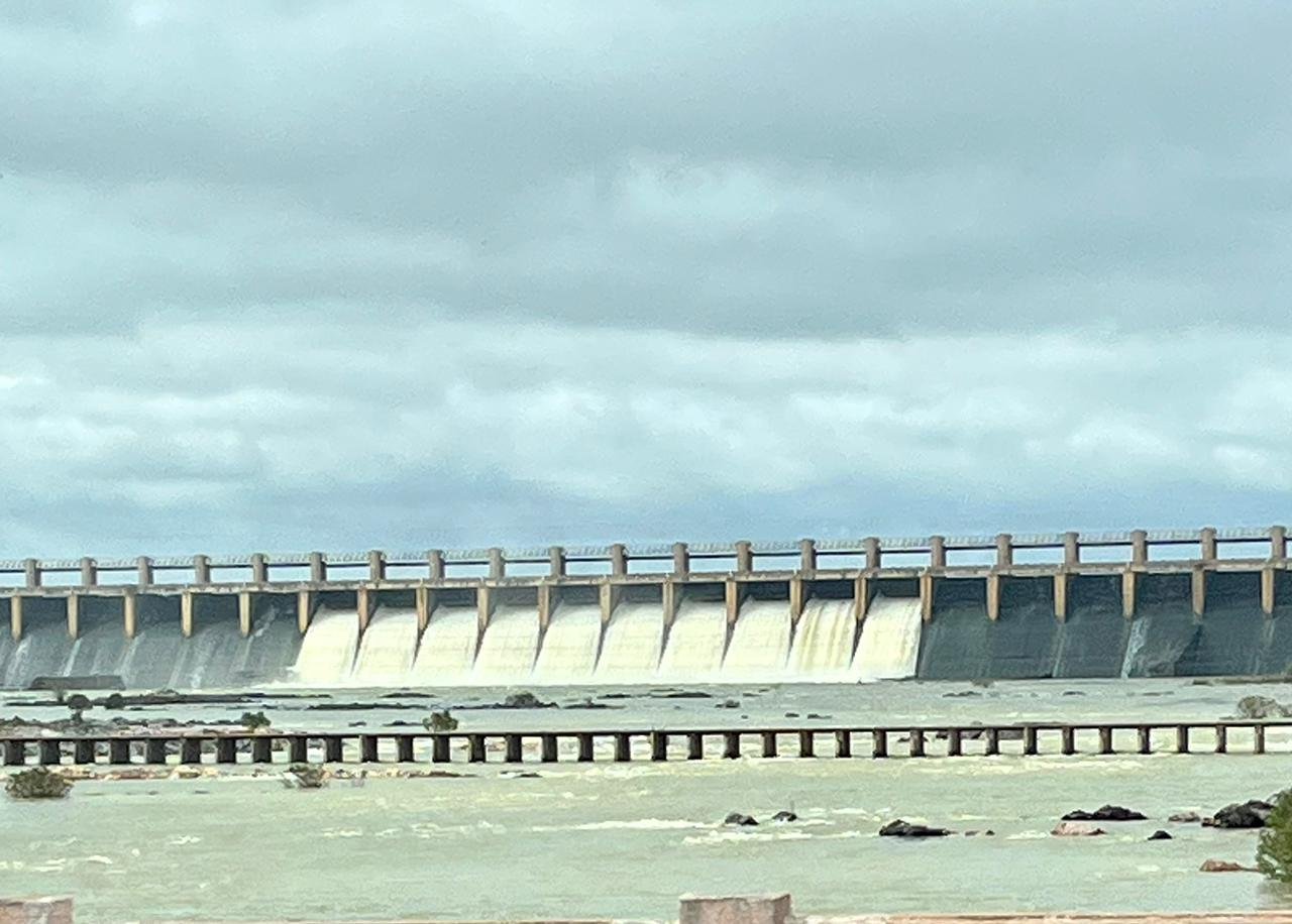 Tungrabhadra Dam.jpg