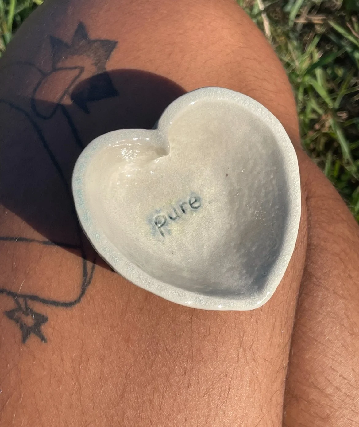 'pure' ∆5 soda fired pinched vessel to hold and be held.