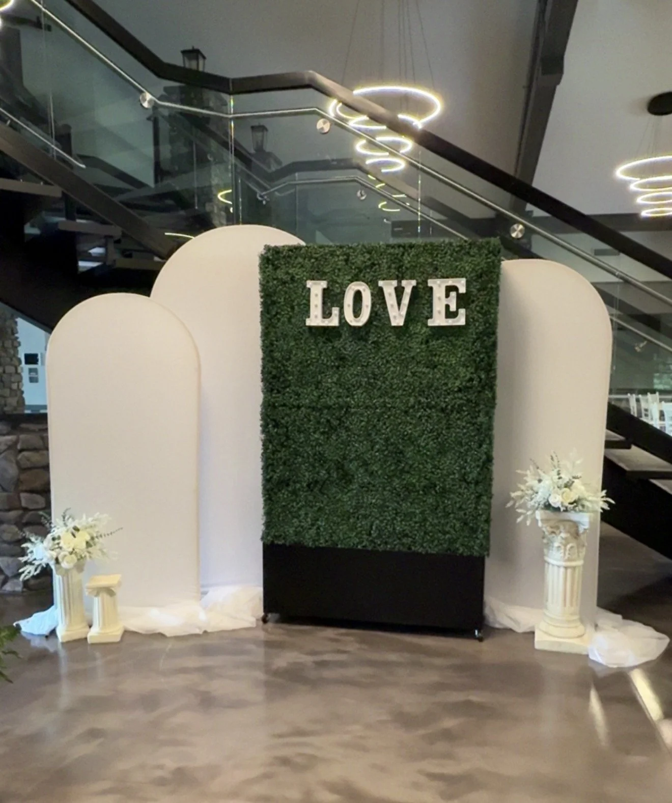 Boxwood Hedge Wall | The Reserve at Stone Creek