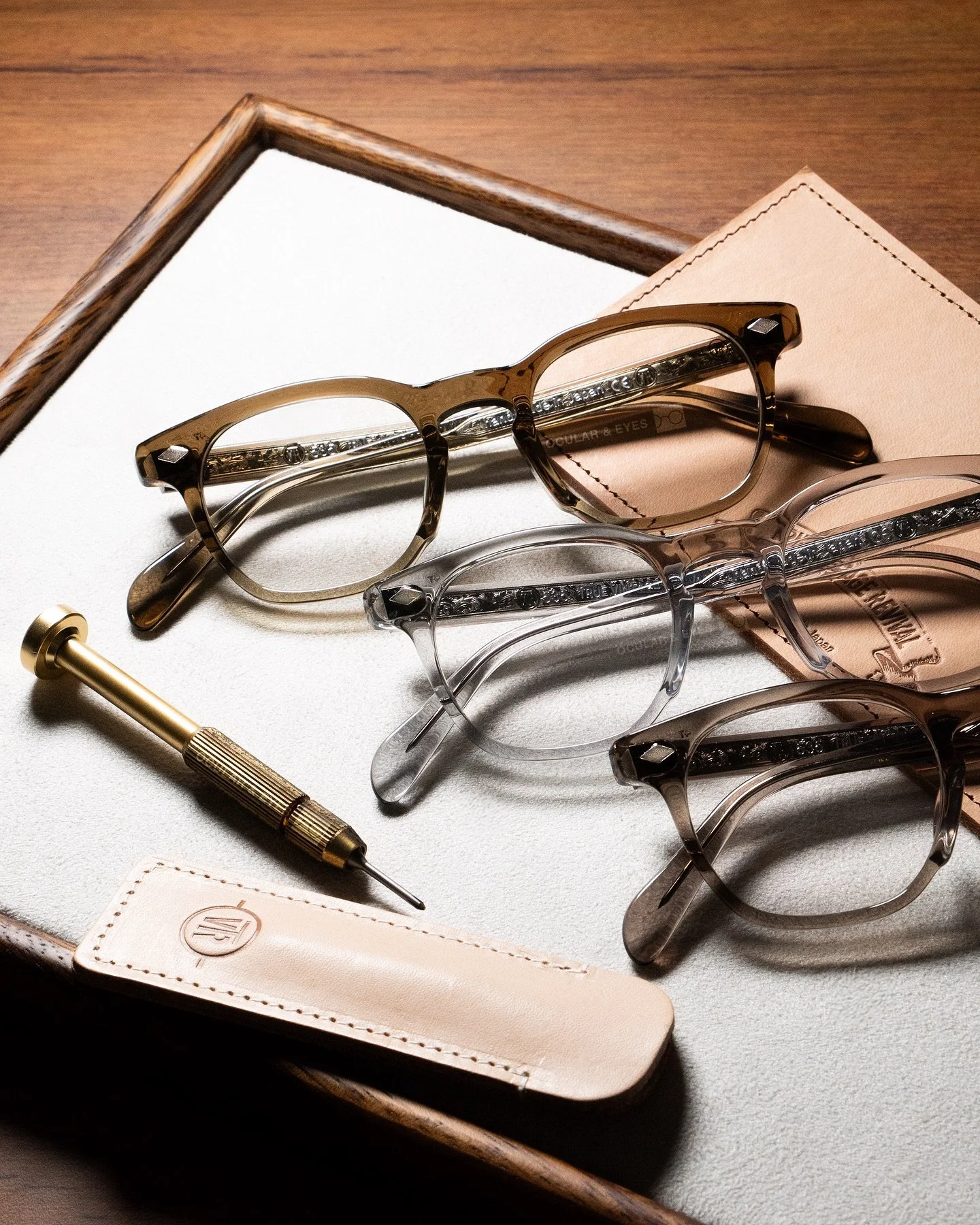 Functional, robust, classy - this is TVR’s re-imagination of the Wellington shape popularised in the 1960-70s. Handcrafted at every step by master craftsmen in Sabae, Japan, the TVR535 features intricately engraved metal cores in a filigree des