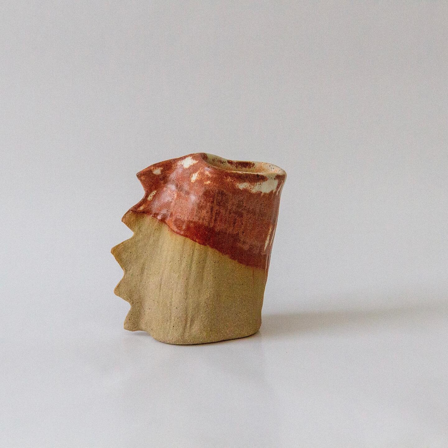 Serrated ochre vase
2021
.
.
.
Hand formed, one off in buff clay with glaze. 
#clay&nbsp;#cremerging&nbsp;#australianartist&nbsp;#stoneware&nbsp;#1000vases&nbsp;#emergingartist&nbsp;#emergingaustralianartist&nbsp;#keramik&nbsp;#handbuiltceramics&nbsp
