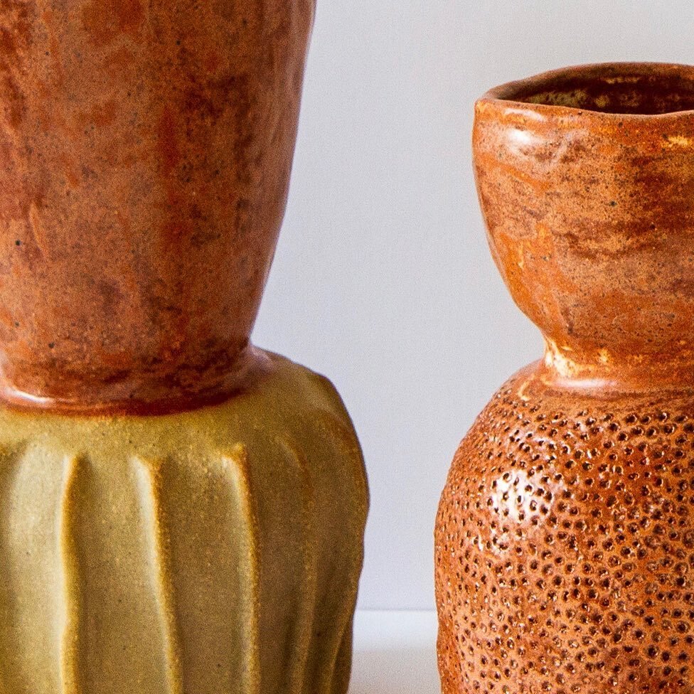 The surprise ochre gift from the kiln that began my love with a particular glaze. I am yet to recreate this colour so solidly. Tests and more tests needed. 
.
.
.
#clay&nbsp;#cremerging&nbsp;#australianartist&nbsp;#stoneware&nbsp;#1000vases&nbsp;#eme
