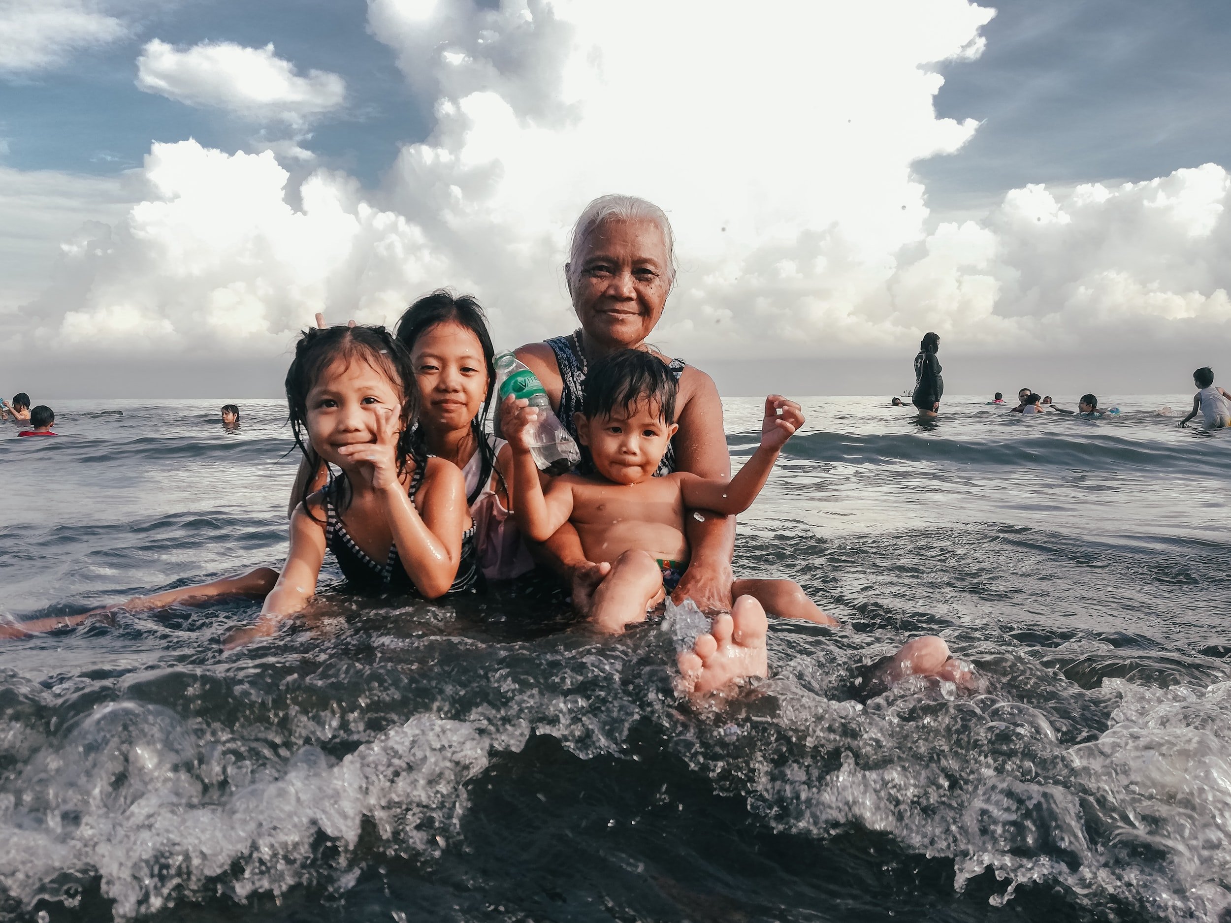 The Most Common Filipino LAST NAMES and their Meaning