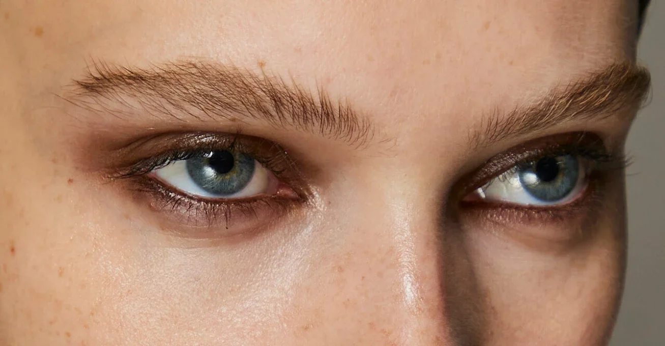 Säsongens stora ögonbrynstrend – brynexpertens tips