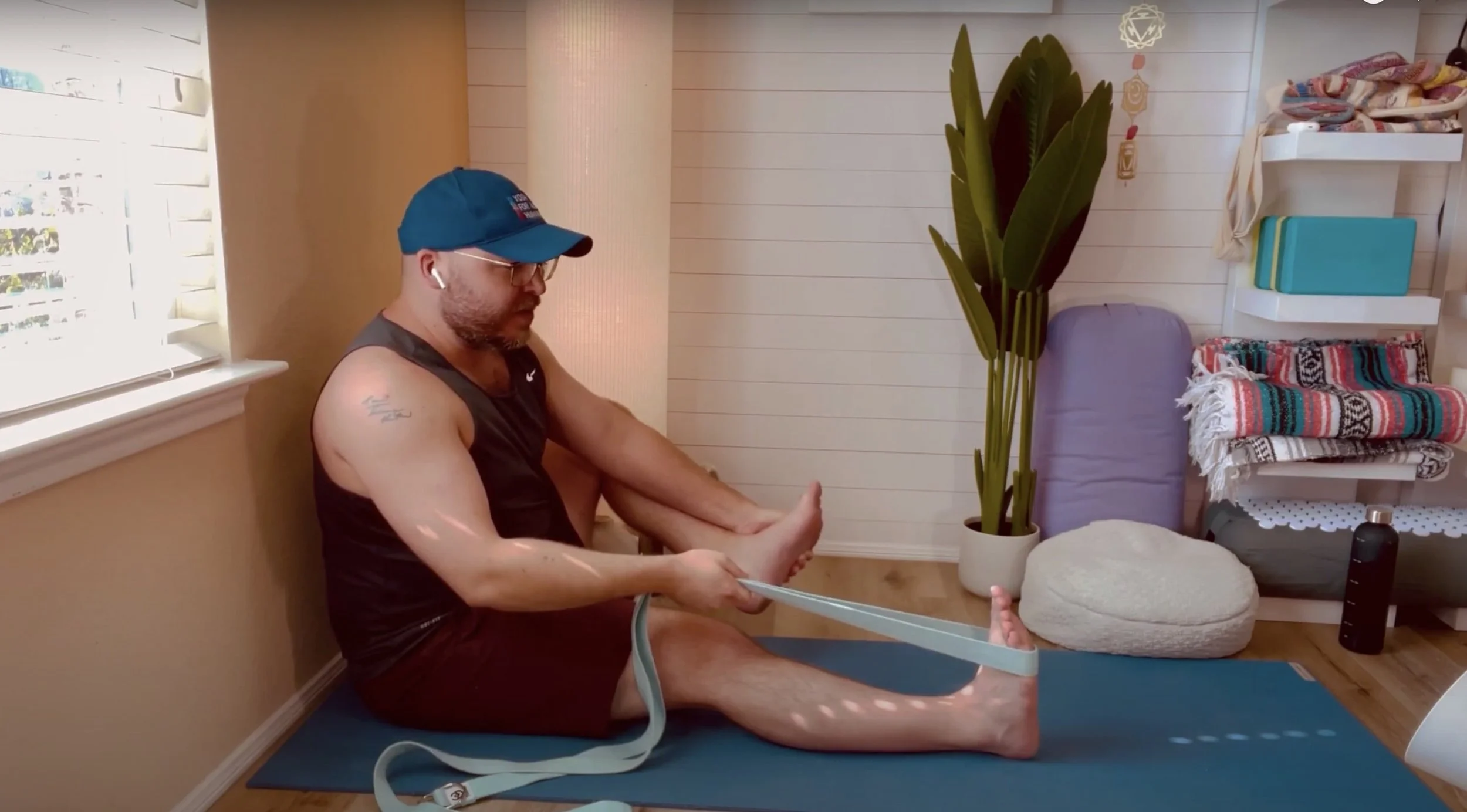 Archer Yoga Pose (HowTo) — Yoga for All Humans