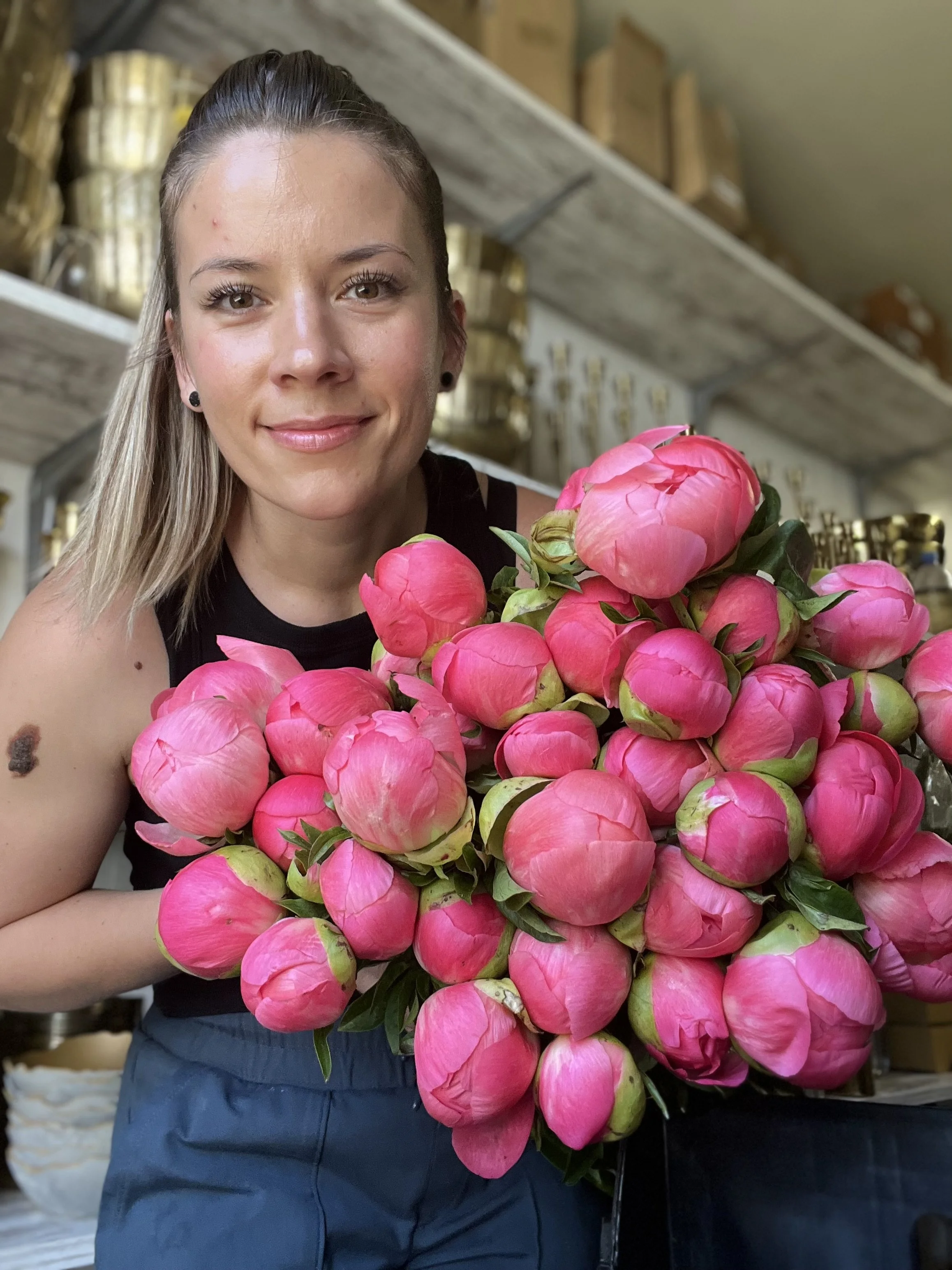 florist near Glenview, florist near Wilmette, florist in Deerfield, Northshore florist , Winnetka flower delivery, local flowers Highland Park, flowers for pick up in Northbrook.