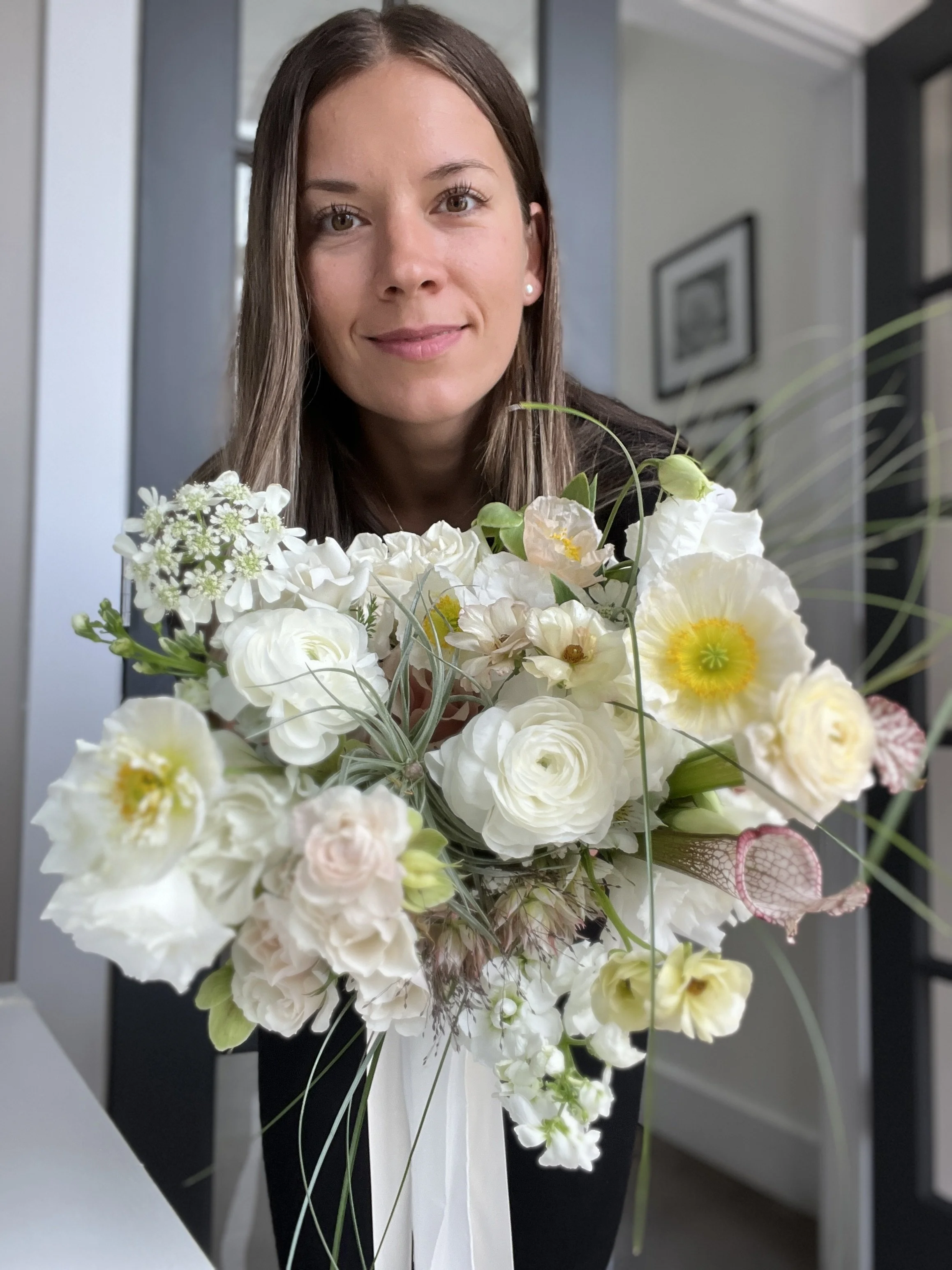 next-day flower delivery Northbrook, daily flower delivery Northshore, local florist Northbrook, custom floral arrangements Northshore, designer flower delivery Wilmette, modern flower delivery Glenview.