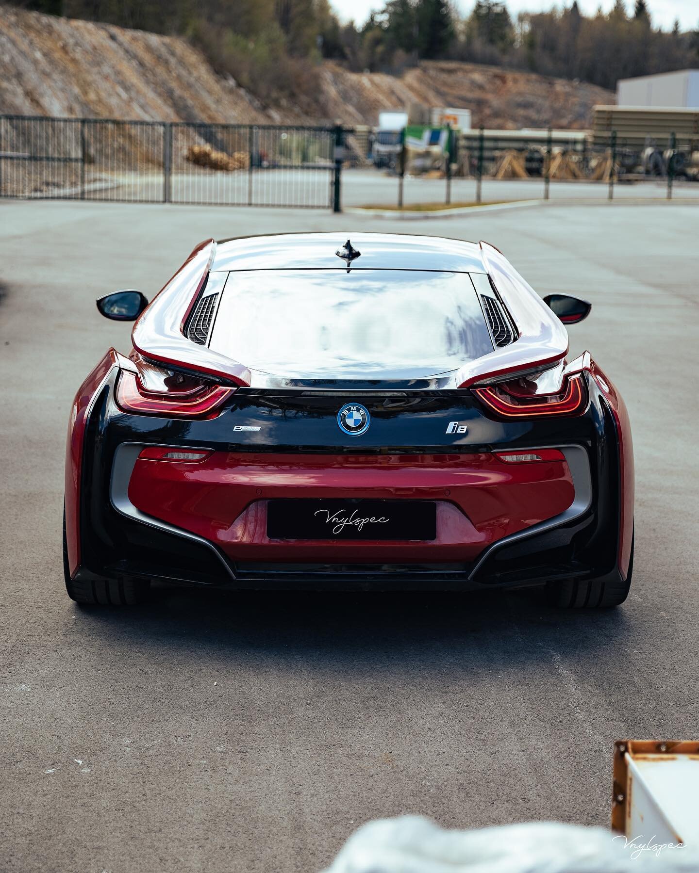 Have you heard of a Protonic RED edition @bmw i8? It was a first for us and we are really excited to have it as one of our member cars! 😍 Become a Vnylspec member via link in bio.
.
.
.
.
#vnylspec #bmw #bmwi8 #bmwi #bmwinsta #bmwi8coupe #protonicre