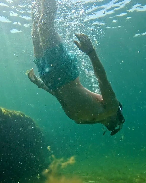Explorations&hellip; 
Maybe I&rsquo;ll paint some of these scenes.
#underwater #underwaterphotography #swimming #lakeontario