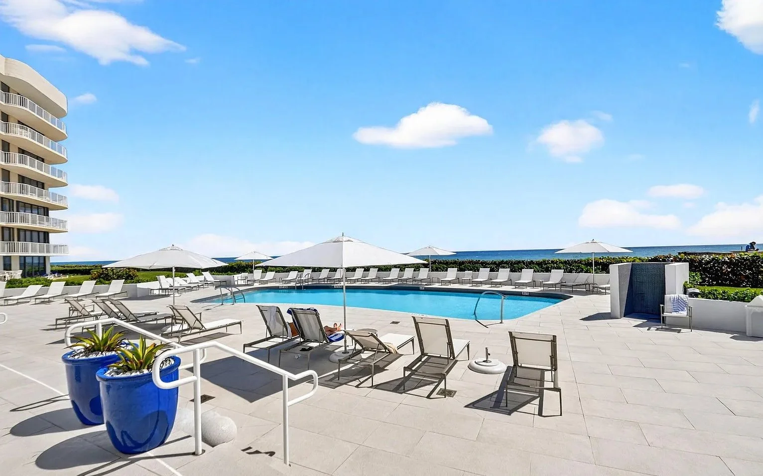 Atriums Pool Pic 2 04-06.jpg