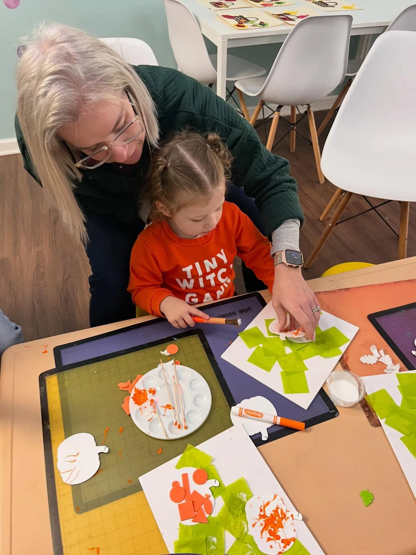 Our next 4-week sessions of Art Adventures MINI begin next week. ๐ค Grab your favorite little artist and join us for the fun. We are offering sessions on both Fridays and Saturdays at 10:30 am and our theme will be All the Fall Things! ๐๐๐