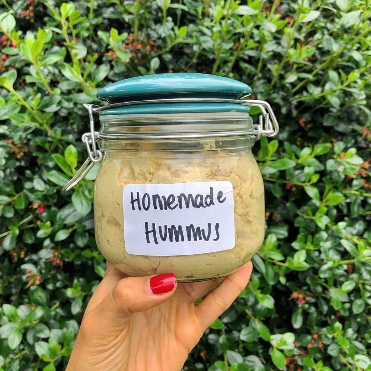The homemade hummus debate 🤌

The ultimate condiment that I pair with almost anything and everything &ndash; rich in protein, fibre and minerals it just makes everything so much better right? 🤷🏻&zwj;♀️ I always have a tub to hand in the fridge but