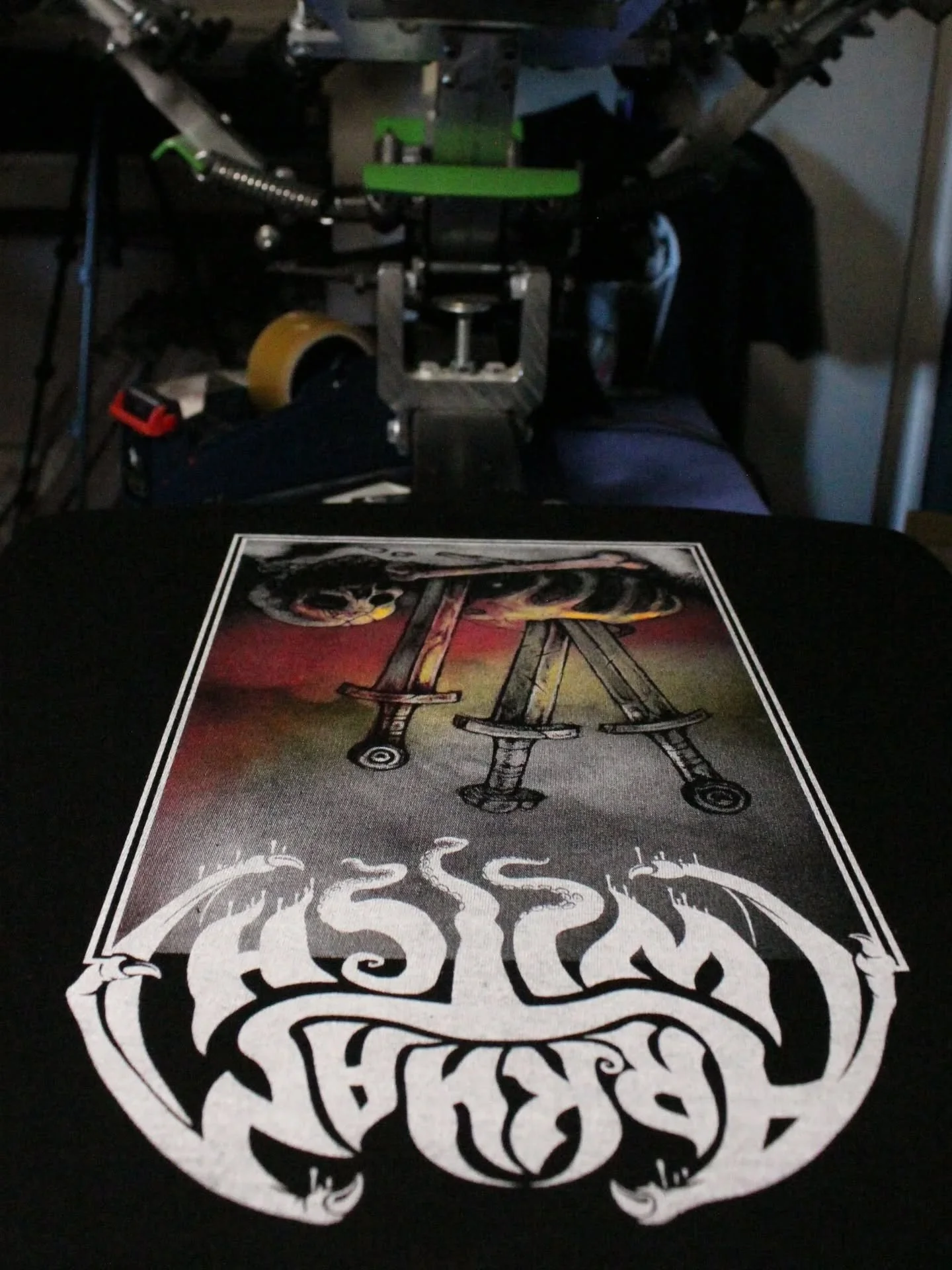 Still so hyped up on how these shirts turned out for Arkham Witch!
This is a great example of how many colours and shades could be achieved with only 3 ink colours. 

#screenprintingshop #metalmerch #customprintedshirts #screenprintingstudio #sheffie