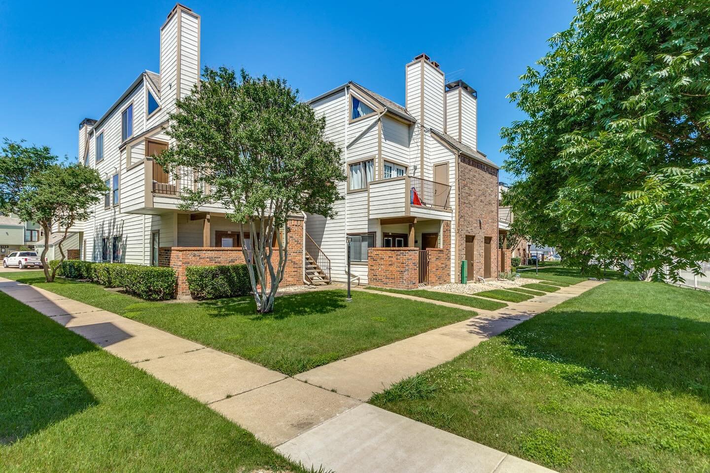 JUST HIT THE MARKET🎉
3121 Sondra Drive #E102 in 76107👀

Listing agent:  Melanie Davis 817-312-5100 melanie@asaygrouprealestate.com

Conveniently located, this cozy condo is just minutes from University of North Texas Health Science Center at Fort W