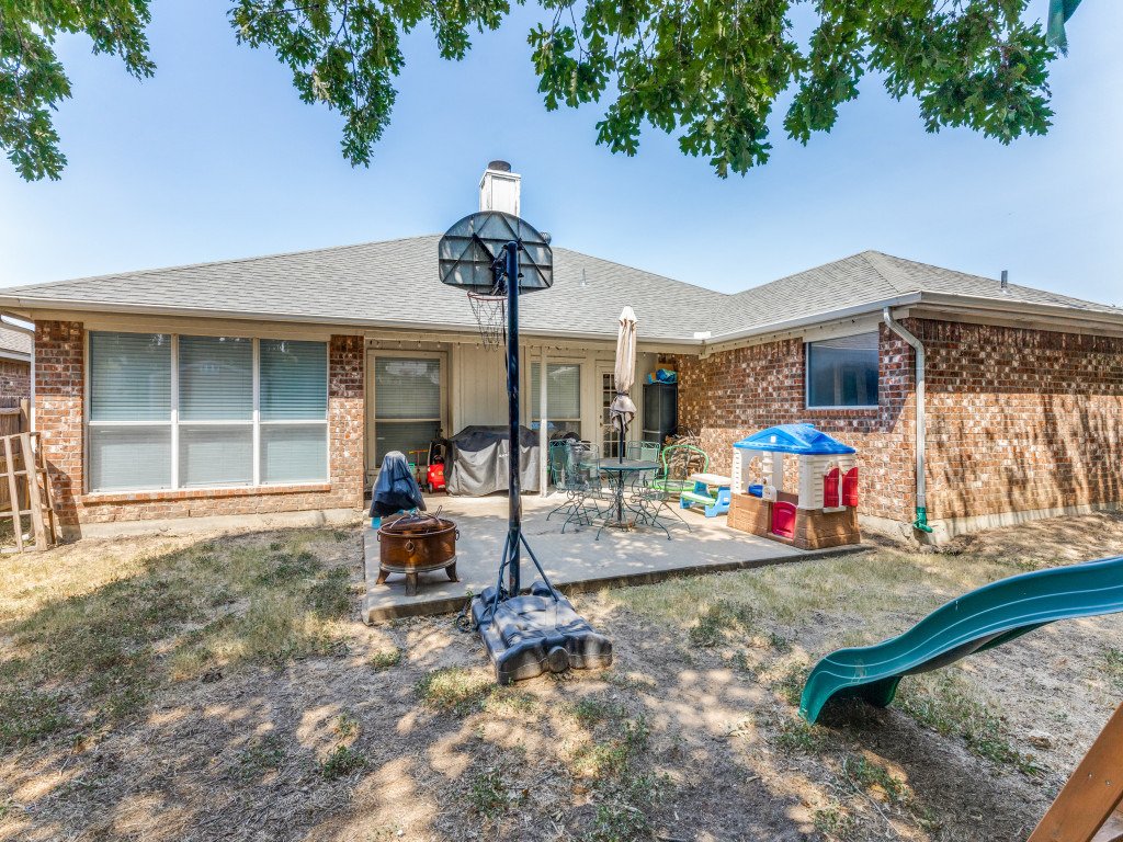 420-marsha-st-saginaw-tx-76179-MLS-24.jpg
