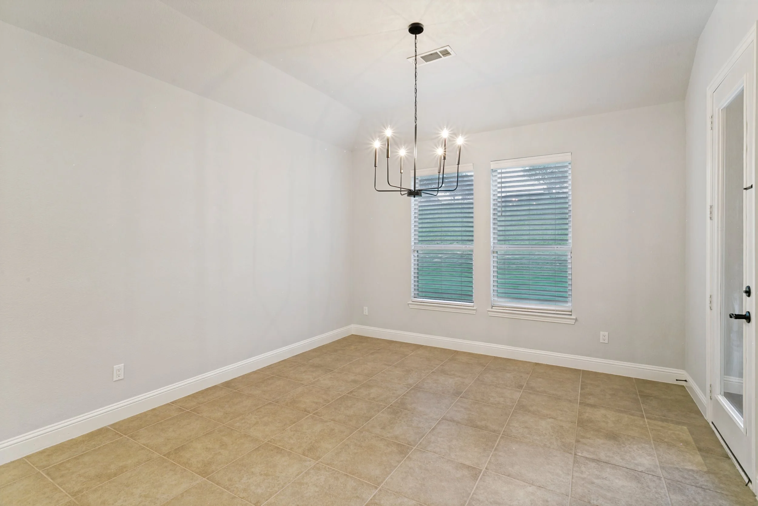 12048-mustang-wells-dr-fort-worth-tx-76126-High-Res-9.jpg
