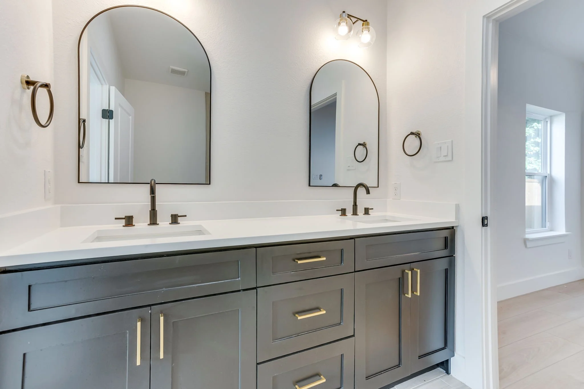 3828 Winfield Ave (27 of 44).jpg